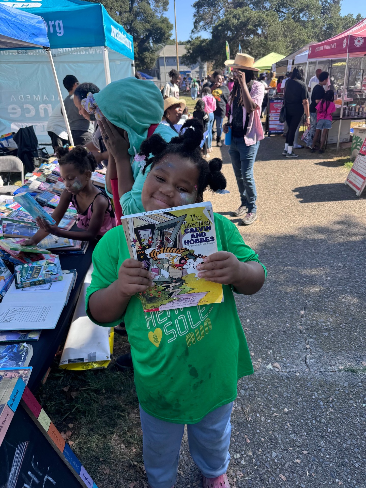 Help us support a vital Oakland community need. This will take just a few minutes of your time! Since 2013, Friends of Hoover Durant Public Library @fohdpl has been organizing to bring a library back to the Hoover-Durant, McClymonds, Pill Hill, Mosswood, Western Longfellow, and Clawson neighborhoods. This grassroots, volunteer-run nonprofit is vital to the culture, education, and welfare of our diverse communities.
On April 14, 2026, the City of Oakland will hold a special meeting to review the purchase of the Community Market site for the Hoover Durant Branch Library. That is just seven days away.
Visit our Linktree, grab the template, and send your letter today!
Oakland's neighborhoods deserve this library, and your voice can help make it happen.