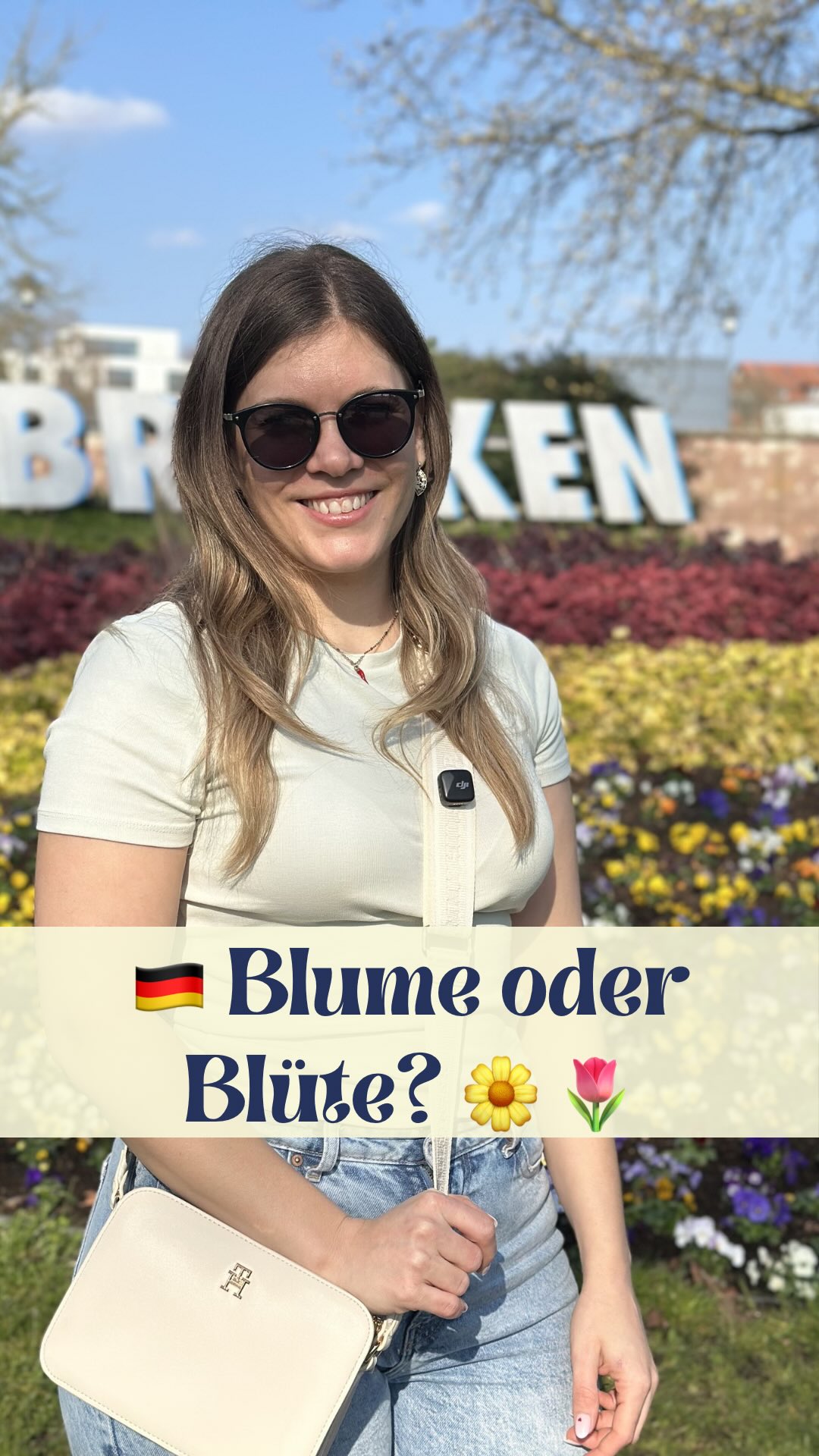 🇩🇪 Der Unterschied zwischen „Blume“ und „Blüte“ 🌷🌸
➡️ Die Blume ist die ganze Pflanze, die meistens eher niedrig wächst.
➡️ Die Blüte ist nur ein Teil der Pflanze – nämlich der bunte Teil, der sich öffnet und blüht.
Die Blüte kann an einer Blume sein, aber auch an einem Baum. 🌳
💡 Das bedeutet:
Jede Blume hat eine Blüte – aber nicht jede Blüte gehört zu einer Blume!
Hast du das schon gewusst oder ist das neu für dich? 💬
Liebe Grüße
Deine Deutschlehrerin
Verenita
🖤❤️💛
#frühling #frühlingindeutschland #deutsch #deutschlernen #deutschb1