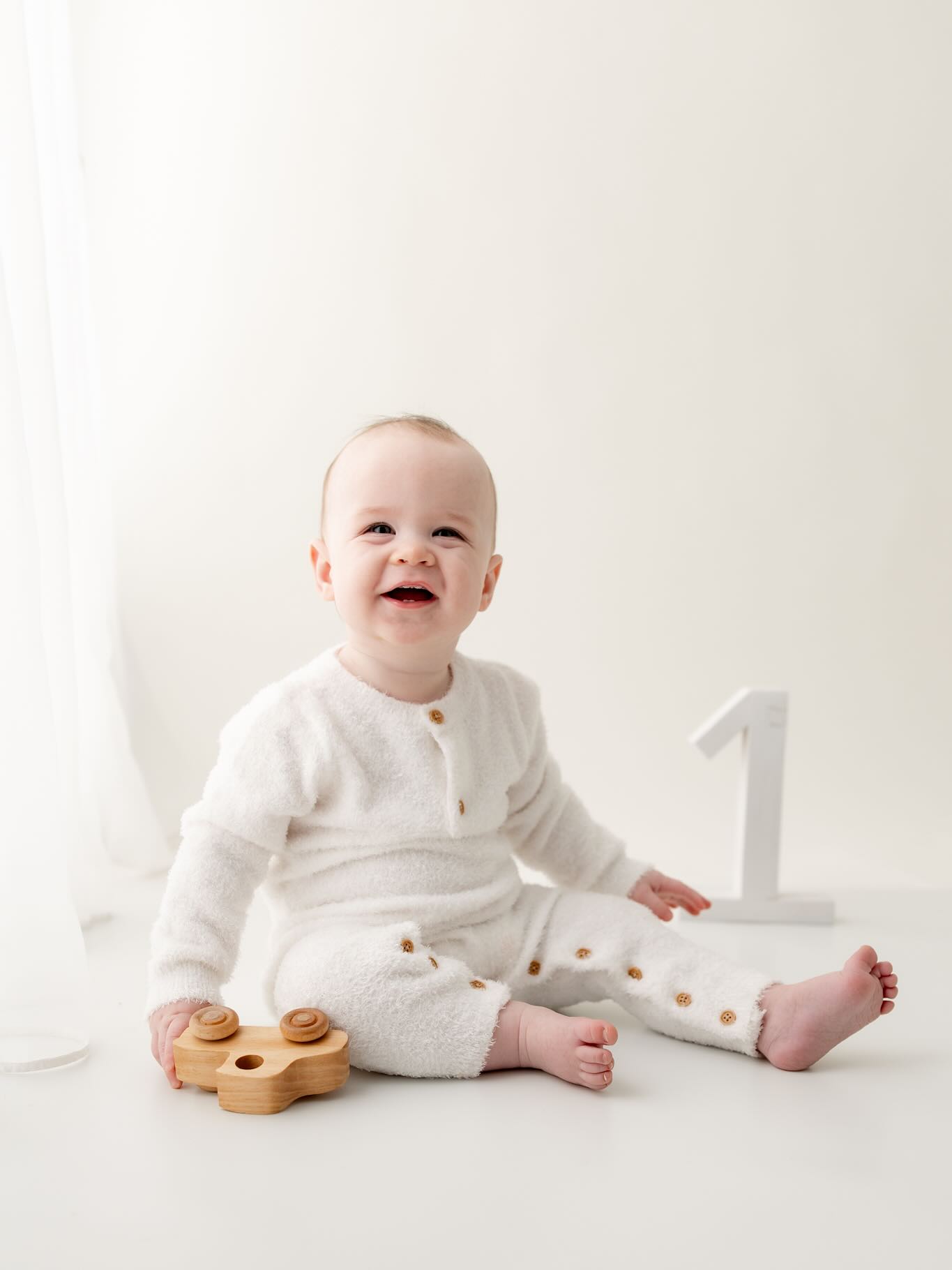 1 year milestone session 🎂
Swipe through to see the different set ups we worked with! Peep the yellow we work with 😍
#brendapphotographymilestone #oswegoillinois