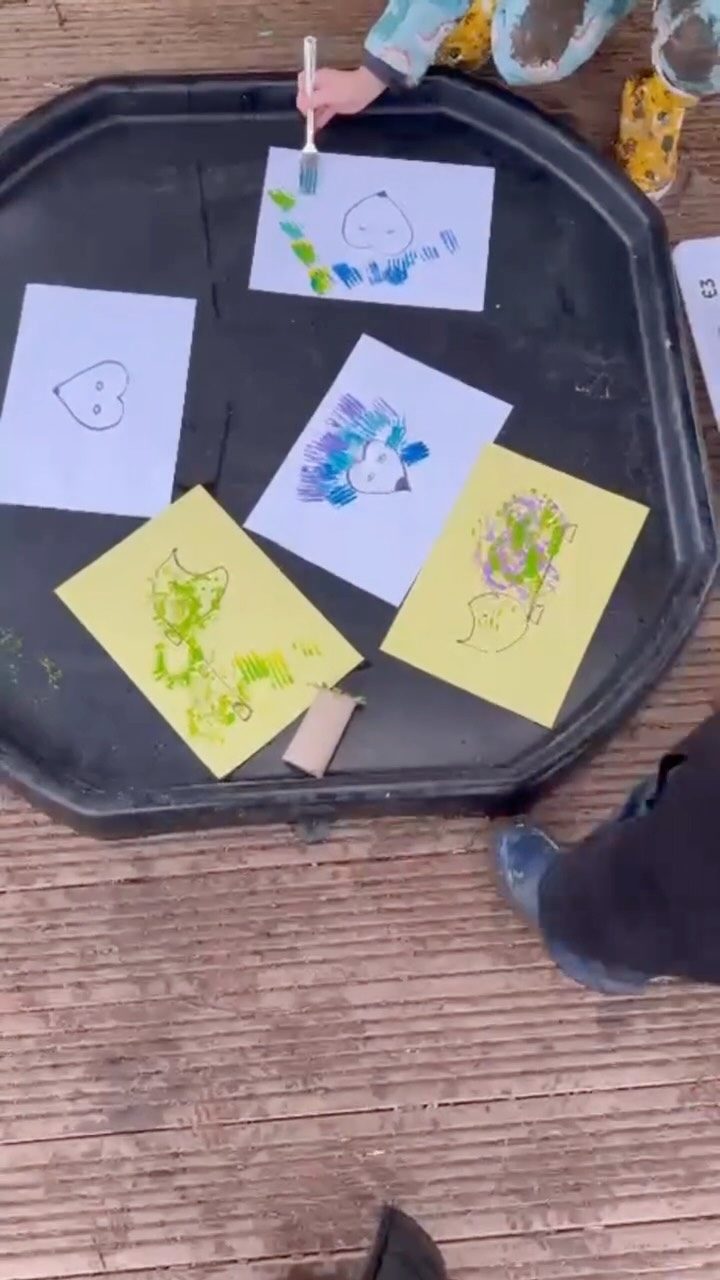 We had so much fun learning about hedgehogs. Join us this week for our 'lets love nature' sessions. Thursday 1-2.30pm and Friday 9.30-11am. For more information and booking please visit www.nature-bugs.co.uk 🐞
#naturebugssolihull #forestschool #solihullmumsanddads #stayandplay #solihullmums