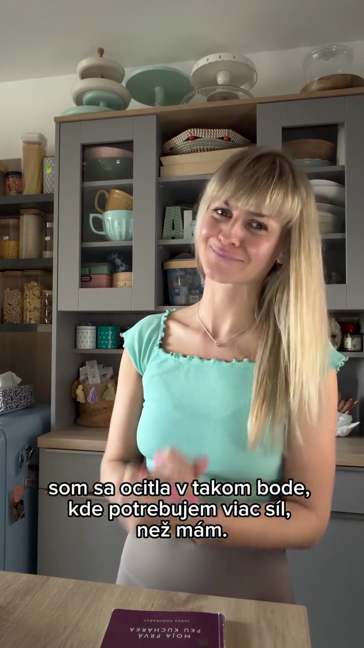 Dostala som sa do bodu, kde viem, že niektoré veci, aj keď sa snažíte ako viete, sa len tak neposunú-proste potrebujú viac ľudí. 💗🙏
PKU Magic je projekt, ktorému sa venujem už roky.
A za posledné mesiace sa posunul na úplne inú úroveň.
Vzniká kuchárka pre PKU pacientov na Slovensku a v Česku. 🤍
Máme za sebou obrovský kus práce, máme okolo seba skvelých ľudí(za čo som extrémne vďačná).
A teraz hľadám už len jeden diel do celej skladačky.
Niekoho, koho tento projekt osloví a podporí krsty na Slovensku a Česku 💗🙏💖
Budem veľmi rada, ak to posuniete ďalej.
Nikdy neviete, kde je ten jeden kontakt. 🪄🪄🪄
Ďakujem každému jednému z vás, kto toto video bude zdieľať. A ďakujem, že ste tu💗
For my international PKU community 🤍
This video is in Slovak, as it’s about my PKU Magic cookbook created for Slovak and Czech patients.
Right now, I’m looking for a company, a partner or simply the right person who would support the book launch events in Slovakia and the Czech Republic - where I can also meet patients in person.
Normally, I try to create content for both my Slovak and global community, so just wanted to clarify quickly 💗💖💕
#slovenskyblog
#slovenskyprojekt
#foodblog
#kucharka
#tvorimeslaskou