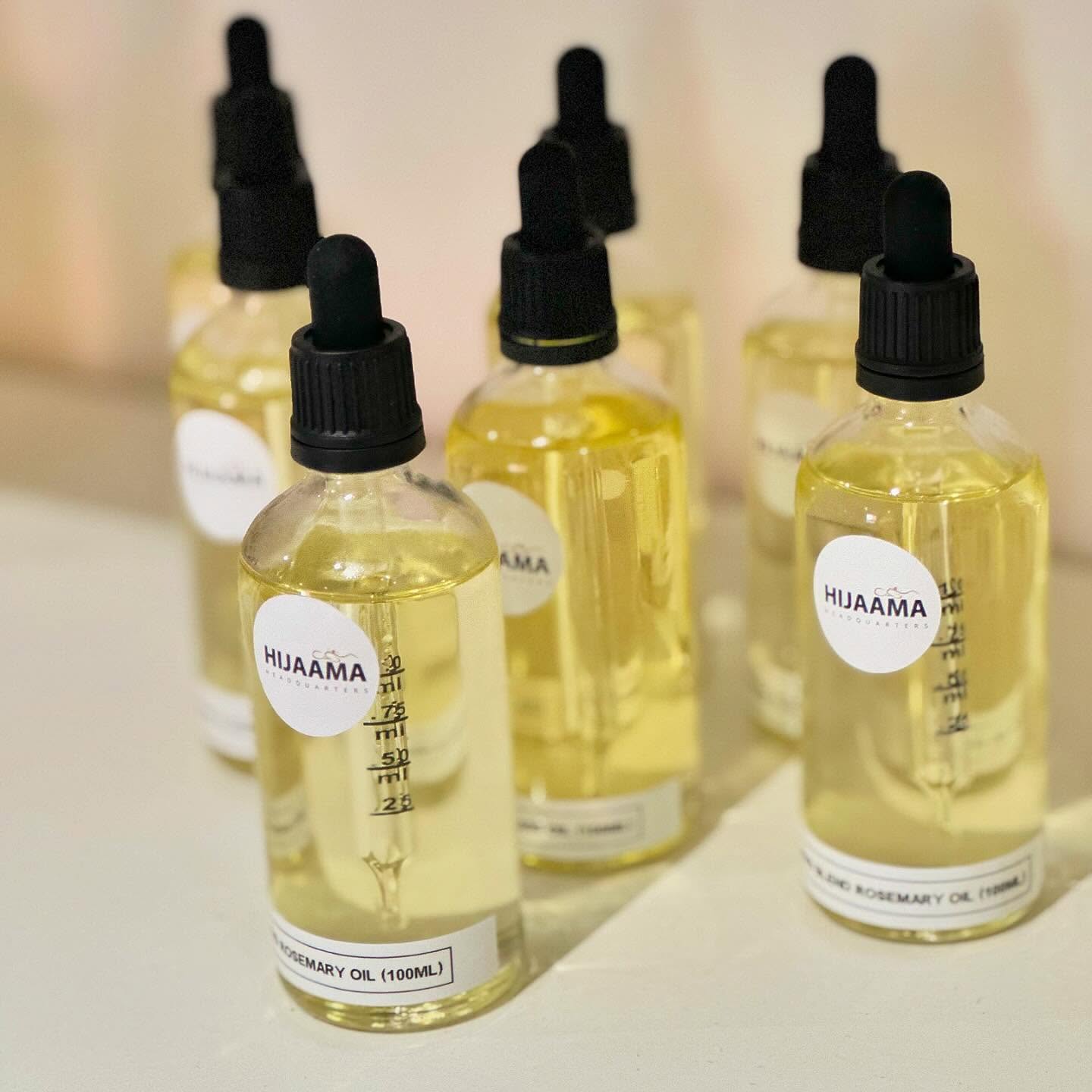 Introducing Our Rosemary, Lavender and Lemongrass Body Oil
Rosemary oil: Boosts circulation, relieves muscle tension, and enhances mental clarity.
Lavender oil: Promotes relaxation, reduces stress, and soothes skin irritation.
Lemongrass oil: Eases muscle pain, improves circulation, and invigorates the senses with its refreshing aroma. 💆💆
100% Natural and a Handmade blend.
100ml
Dm us for more information or to purchase IA
We post also! (Packaged securely)
#massageoil #massagetherapist #massagetherapy #lemongrass #oil #handmadeoil #homemadeoil #cupping #cuppingtherapy #cuppingmassage #cuppingtherapist #wetcupping #drycupping #london #croydon #smallbusiness #aromatherapy #detoxification #hijamatherapy #hijamatherapist #hijamacuppingtherapy