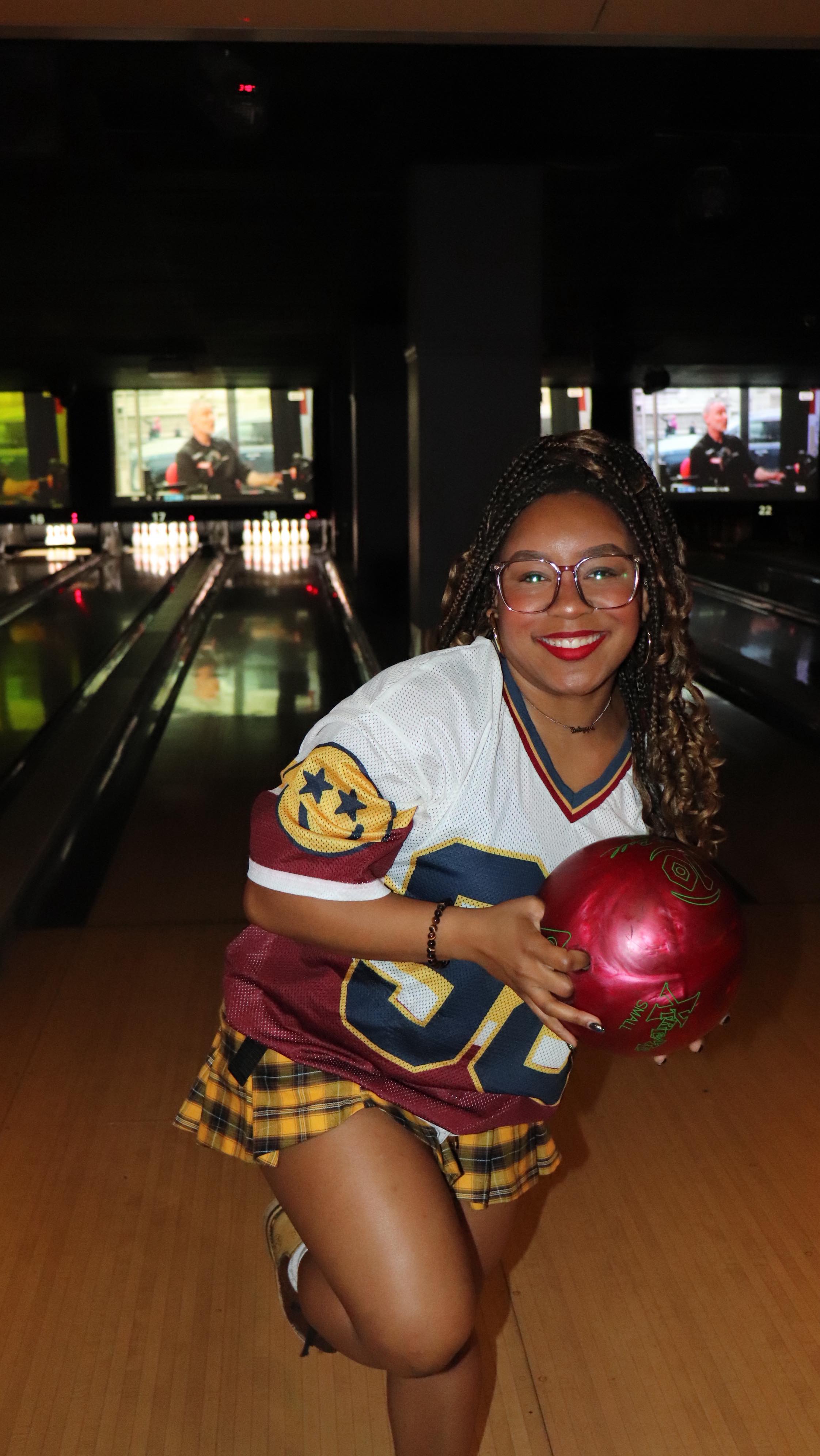 Happy belated Twerk Tuesday 😌🍑 had to spin the block and shake my algorithm a lil bit lol
But real talk @nieshh.simpson just announced the lineup for the @sheeshchampionships, so it’s time to get the gworls together, show up loud, and support a Black woman and lovely individuals doing their thang and competing for the prize 💅🏽! Energy, community, and good vibes only. Let’s pack the room and make some noise 💃🏾✨
FYI Nieshh is back teaching next month so yeah get in there and shake your 🍑
#TwerkTuesday #ShakeTheAlgorithm #nycdancer #SupportBlackWomen #DanceCommunity