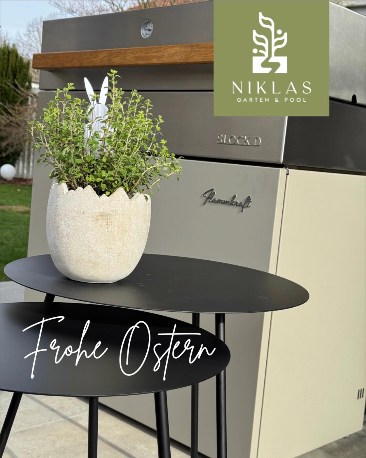 Wir wünschen euch frohe Ostern 🐣🐇
Genießt das schöne Wetter mit euren Liebsten im Garten☀️☀️☀️
Auf dem Bild seht ihr den stylischen und perfekten Grill von Flammkraft, den könnt ihr übrigens bei uns kaufen 🥰
Tisch und Deko haben wir bei der Lieben Claudia @atlassarayneumarkt gefunden. 😍
Sie hat immer so schöne Sachen, einfach wunderschön für euren Garten & euer Zuhause 🥰
#outdoorliving #pergola #meinschönergarten #neumartinderoberpfalz #nürnbergcity