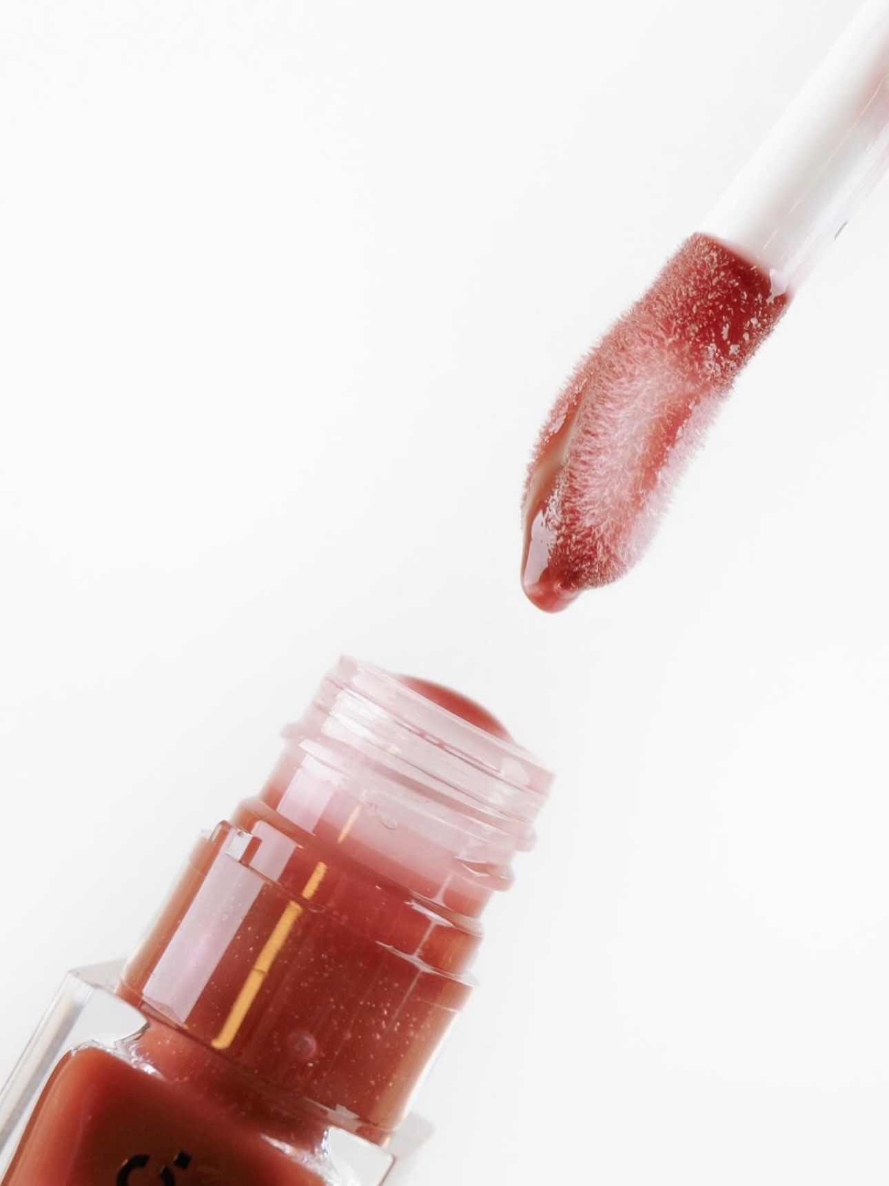 Le petit indispensable qu’on oublie trop souvent… 💄
Le Lip Protect de chez Celestetic hydrate, protège et répare les lèvres au quotidien 💋
Froid, vent, soleil… vos lèvres méritent autant d’attention que votre peau.
Un geste simple, pour des lèvres douces, confortables et sublimées 🫶🏼
📩 Disponible au centre.
#perfectlyne #centreesthétique #skincare #peeling #celestetic