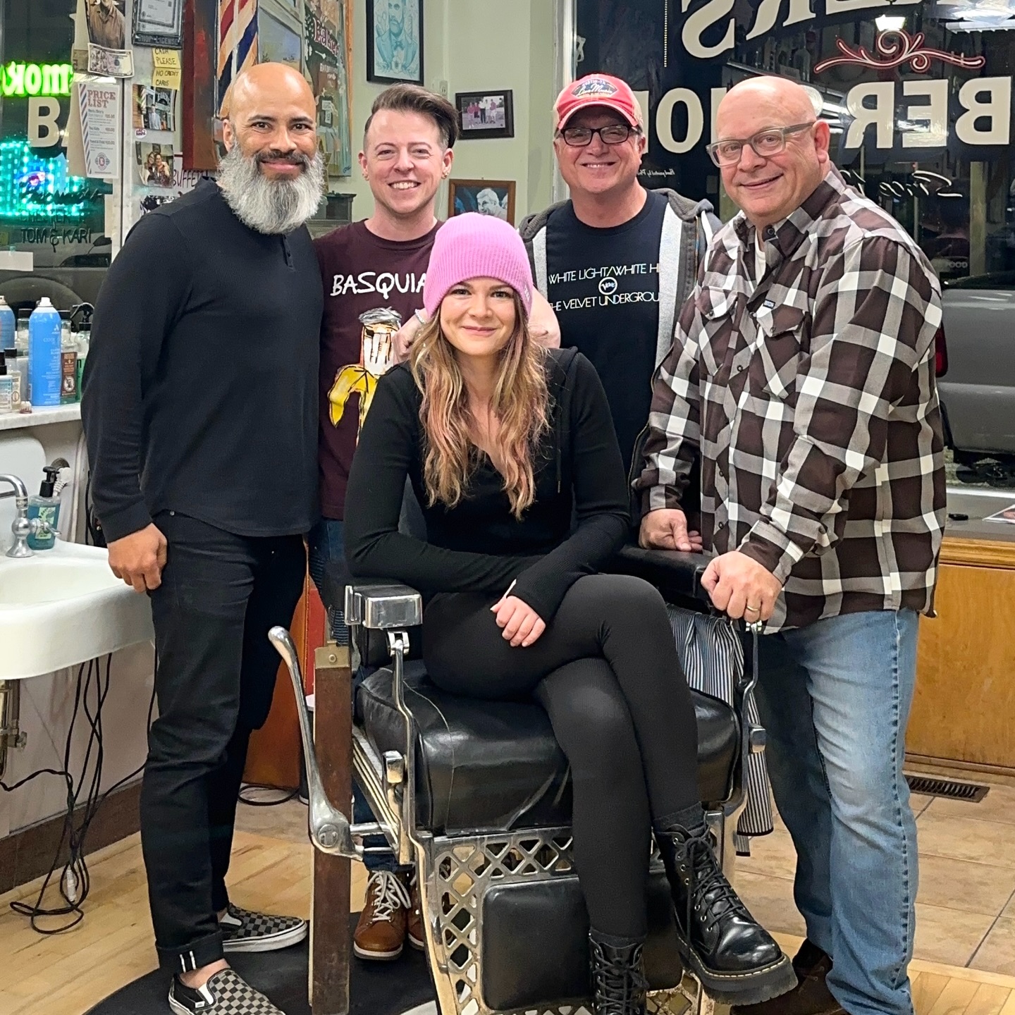 Kimberlyn Renee @kreneeart & I had so much fun recording our interview podcast with The Gogh-Getters @thegoghgetters on Wednesday night at Eaker’s Family Barber Shop in Edwardsville, IL. Kerry Smith showed me his amazing art studio upstairs, so cool to see where the magic happens. The episode will be released early next week. I’ll share as soon as it’s posted.
Things have been so busy getting all my work ready for our show on April
10th. Now my studio is barren… time to get to get back to work on this top secret commission! @eakers_barbershop #edwardsvilleil #thegoghgetters