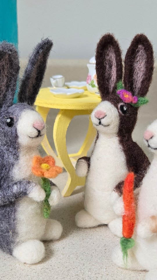 #makerslife #grannycore #tinyworld #rbtwigrabbits #springvibes