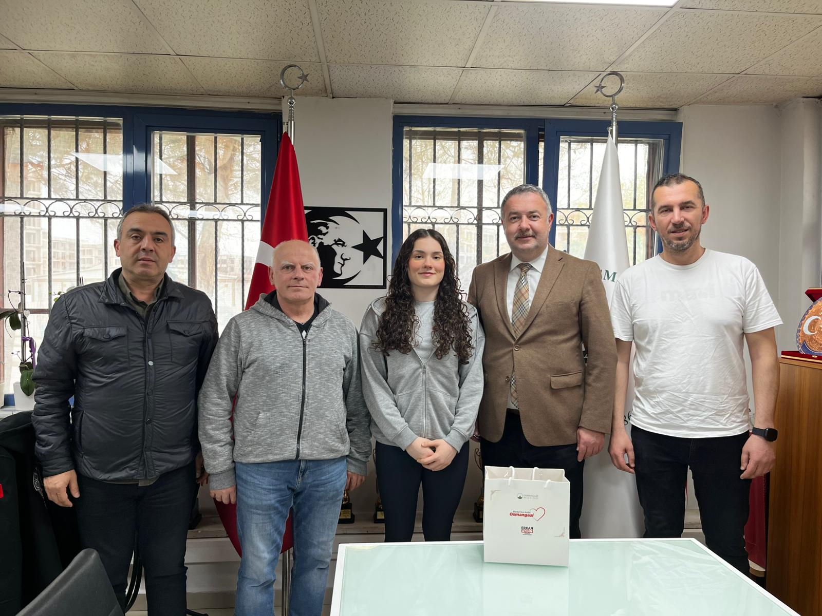 Yüzme branşı A Takım sporcumuz Göksu Çivi, Wheeling University’den aldığı davet doğrultusunda “yüzme bursu” ile Amerika Birleşik Devletleri’nde atleti… Yüzme branşı A Takım sporcumuz Göksu Çivi, Wheeling University’den aldığı davet doğrultusunda “yüzme bursu” ile Amerika Birleşik Devletleri’nde atleti…