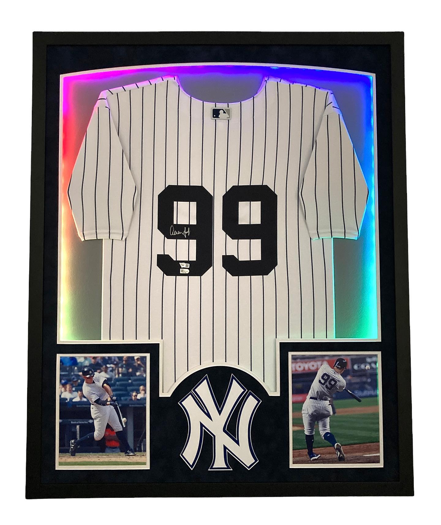 @thejudge44 turned out 🔥
•
•
#aaronjudge #yankees #newyork #jerseyframing #framedjersey #sportsframing #mlb