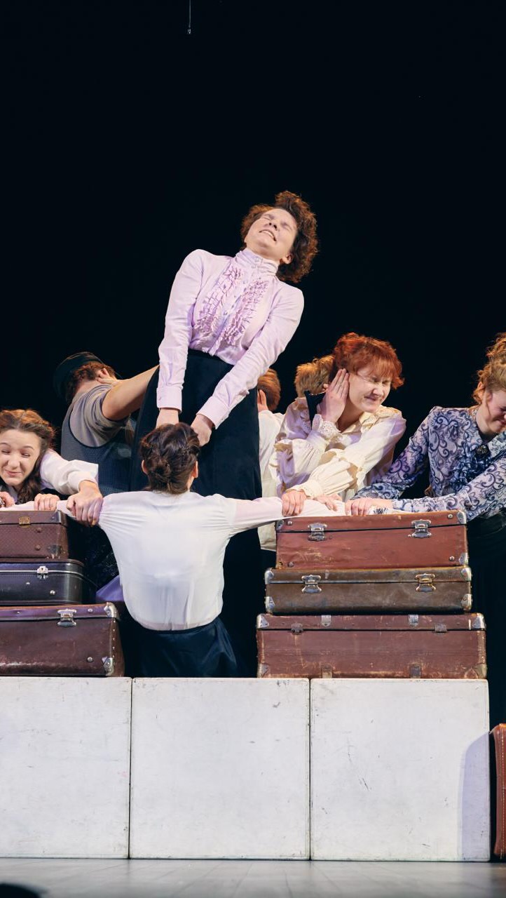 💫 Уже сегодня, 5 апреля, на театральном фестивале «Первая ступень» @p.s.festival , наша студия представит спектакль «Чехов. Дачники».
Режиссер-постановщик — Анастасия Леонидовна Боброва.
Мероприятие состоится по адресу: ул. М. Танка, 8. Вход свободный.
💥 Приглашаем всех на наш спектакль, который уже завоевал Гран-при на фестивале «Беларускiя таленты».
❗️ Начало спектакля в 12.30. Продолжительность - 45 минут. Приходите поддержать наших талантливых ребят.