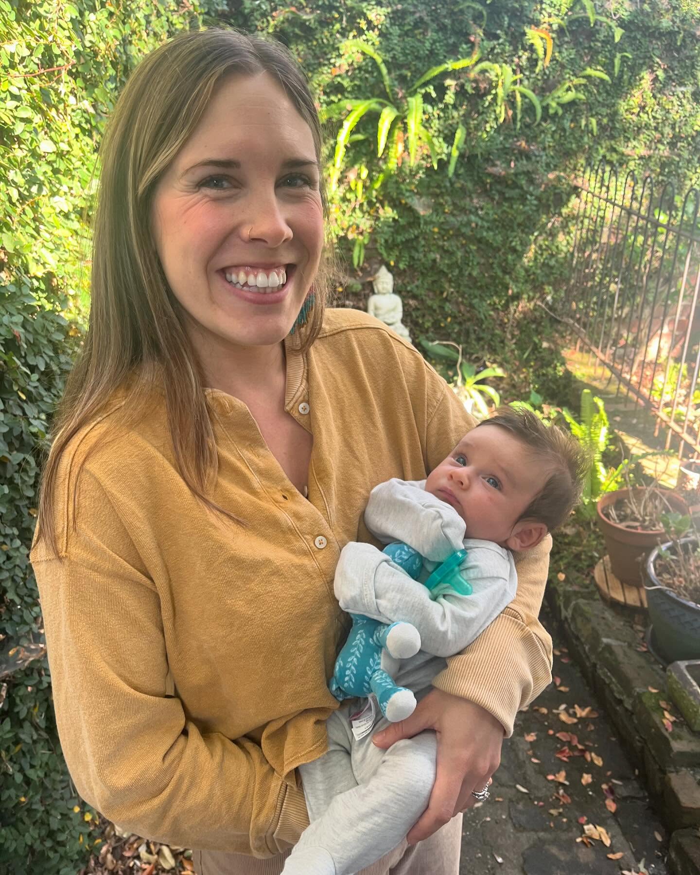 Look who had a beautiful baby boy! Our girl Kassidy is back in the gallery and ready for you to book an amazing massage session! Her schedule and booking are available through our website :)
www.the-healing-gallery.com
