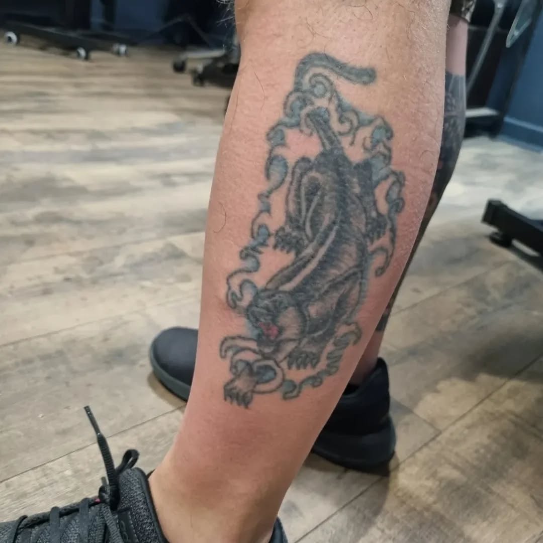 @marie.nik.tattoo started another cover-up
Style - colour realism
Enquiries - info@lost-tower.co.uk
#coveruptattoo #tattoo #colour realism tattoo #tattooartist #tattoostudio