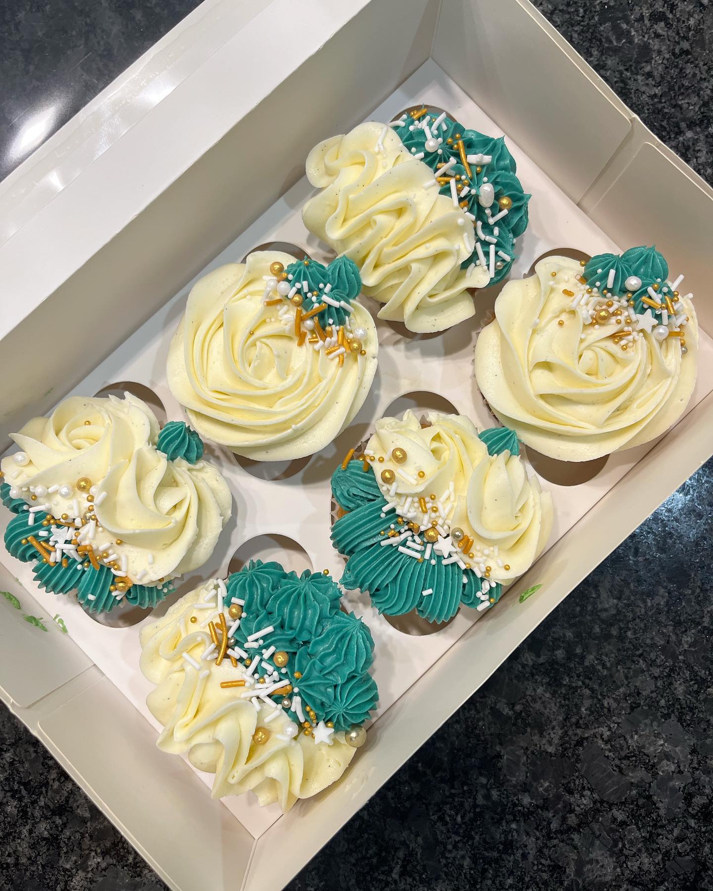 Father’s Day is around the corner! What better gift for Dad than to satisfy his sweet tooth. This year’s Father’s Day Celebration Box will contain 6 assorted swirl cupcakes in ivory and teal with white and gold sprinkles.
The boxes will be $20 each. Pick up available in Orleans or Riverside South.
Make sure to use the link in our bio to order!