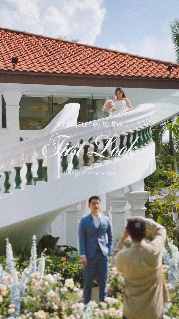 Heartwarming, heart-stopping and anticipating first look at @1flowerhill.sg it rained before this, but so glad the skies cleared for X&N!
The team /
PG: @rolling.pie
VG: @keisswed
Hair & makeup: @zihuimakeup
Gowns: @loveweddingatelier
Florist & venue stylist: @floralrhapsody.sg