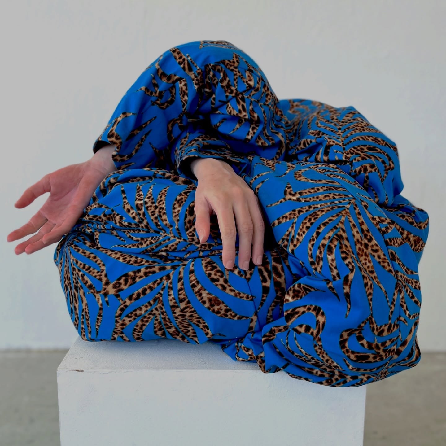 Laguna, 2026
Silicone, metal, wool
#sculpture #art #contemporyart #silicone #smoothon