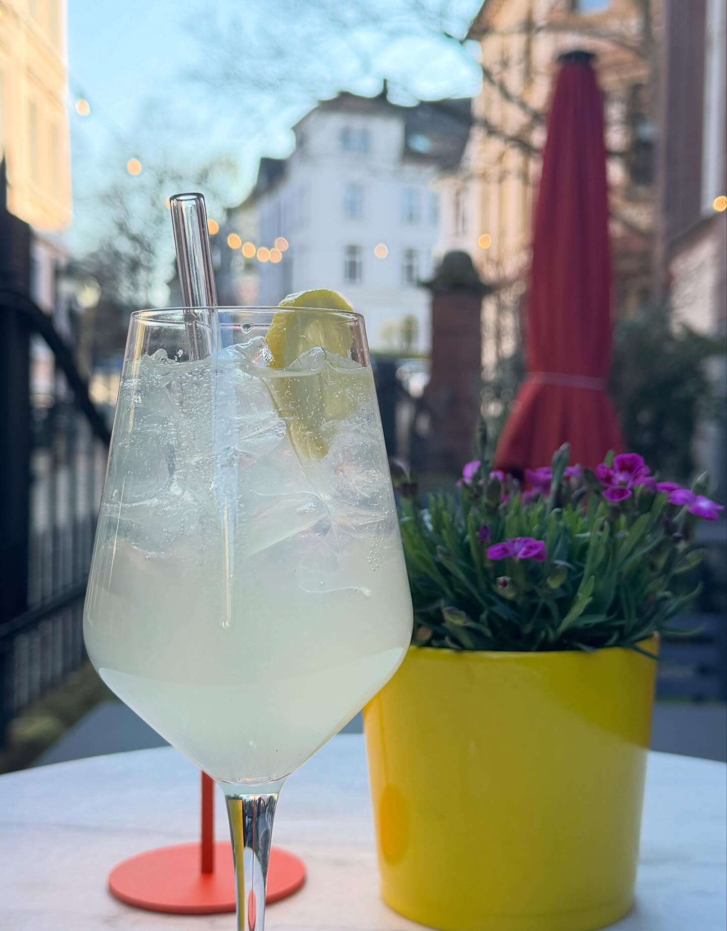 🌷🐣 Wir sind Ostermontag für euch geöffnet 🐣🌷
Unsere Küche ist bis 15:00 Uhr für euch da – perfekt für eine entspannte Auszeit an den Feiertagen. 🍽️
Reserviert euch gerne vorab einen Tisch. Wir freuen uns auf euch! 💛