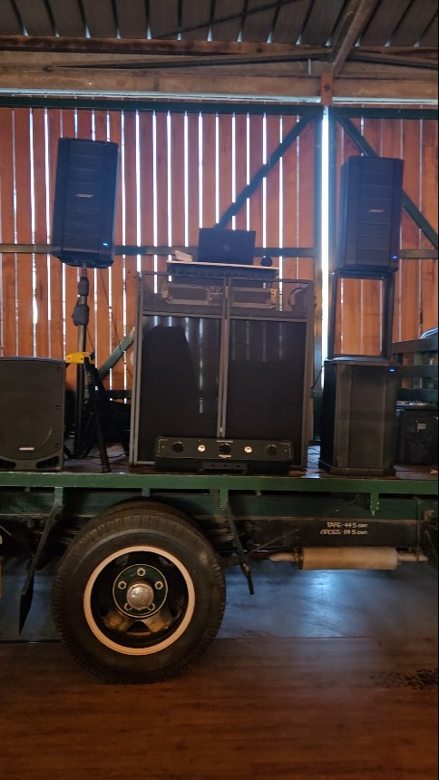 Remember the time you got to DJ on a truck!
#melbournecelebrant #melbournecitysidecelebrant #weddingcelebrant #weddingcelebrantmelbourne