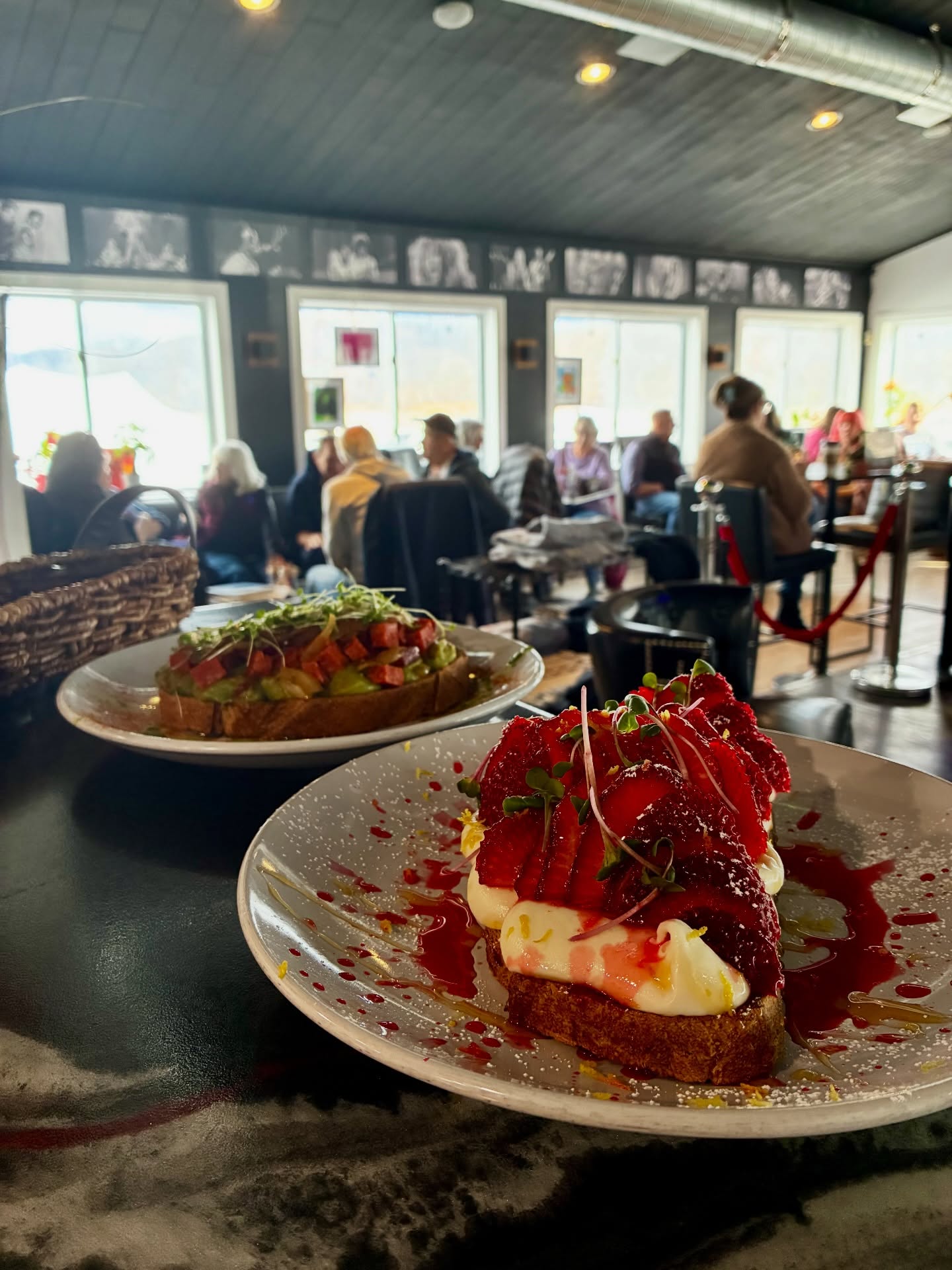 Sweet Or Savory?
Caniço Avocado Toast
Garlic & parsley grilled sourdough, avocado, portuguese chouriço, caramelized Elba onions
Strawberry Toast
Whipped ricotta, sliced strawberries, lemon zest, honey, strawberry compote, on a toasted sourdough, topped with basil
On the Bay. 1350 Empire Blvd
#ElviosCoffee #RochesterNY #BrunchTime #FoodSpot #EatLocal