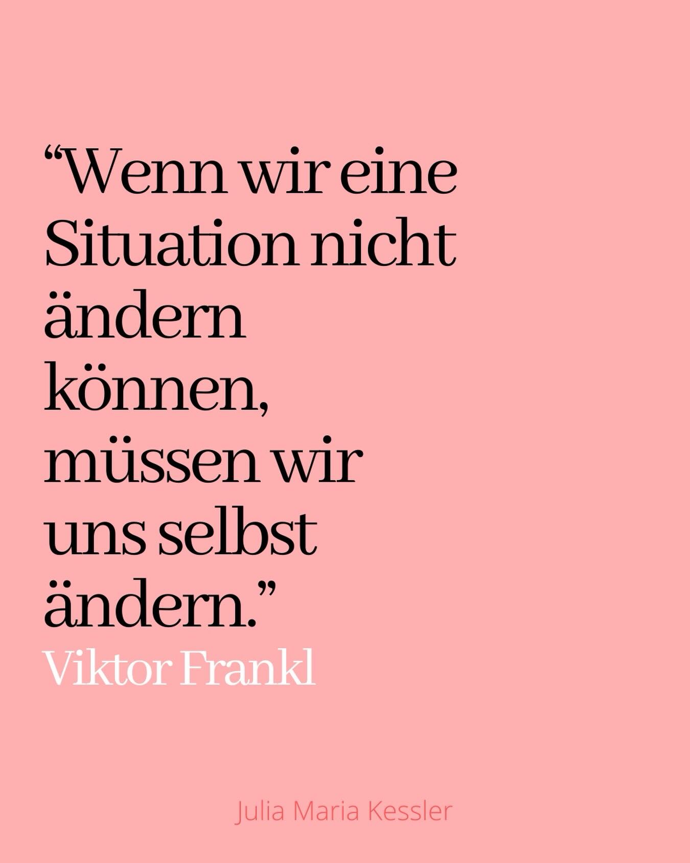 .
Weißt du was eines der allergrößten Probleme von co-abhängigen Denk- und Verhaltensweisen ist?
.
Sie werden meist viel zu lange gar nicht als solche erkannt und somit nicht hinterfragt und verändert, sondern immer weiter „perfektioniert“. Somit bleibt die zerstörerische Dynamik des Suchtsystems erhalten und die co-abhängige Verstrickung immer fataler.
.
Wenn du also neue Ergebnisse erzielen möchtest, musst du bitte ganz dringend zwei Dinge beherzigen:
.
> Du wirst mit den alten (co-abhängigen) Strategien keine neuen Ergebnisse erzielen
.
> Du kannst nicht beeinflussen, ob ein anderer Mensch weiterhin konsumiert, aber du kannst beeinflussen, wie DU damit umgehst.
.
Also du kannst die Situation nicht ändern, aber dich, beziehungsweise deine Verhaltensmuster. Hier liegt der Schlüssel. 🔑
.
Ich bin Julia, Mutter von zwei Jungs, Autorin des Buches „Mitgefangen in der Sucht“, Coach für Angehörige von Suchtkranken, Mitarbeiterin beim Blauen Kreuz und Gründerin der JMK Online Akademie.
.
Ich begleite dich gerne auf einem Weg, den ich schon gegangen bin: zurück zu dir und zurück in deine Kraft ❤️
.
Werde Teil der JMK Community, besuche unser wöchentliches Angehörigen Zoom Meeting, oder vereinbare ein 1:1 Gespräch mit mir. Ich freue mich darauf dich kennenzulernen. Julia
.
#coabhängigkeit #sucht #alkoholiker #lebenmiteinemalkoholiker