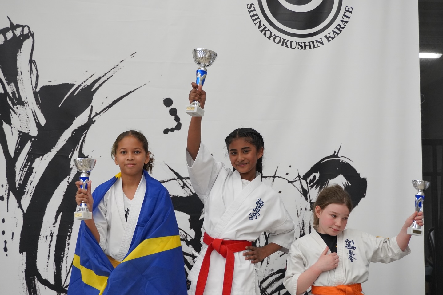 Oud-Turnhout, Belgium 04/04/2026 🇧🇪
Today we competed at the Belgian Open Tournament with a team of 9 fighters — and delivered a performance we are proud of.
🥇 7 of our youth fighters claimed GOLD (Nagely, Zion, Nathan, Alicem, Heavenly, Ciara, Jazlyn)
🥈 Silvia Popova secured SILVER in the adult division
🥉 Raffaele de Lange earned BRONZE
A strong result that reflects the discipline, preparation, and fighting spirit of our team.
A special thank you to our coaches for guiding the fighters throughout the preparation and on competition day — your dedication is the foundation of these results.
To our tatami managers, thank you for keeping every fighter warm, focused, and ready at the right moment. Your role behind the scenes makes all the difference.
To our medical team, thank you for your care, professionalism, and constant readiness to support our athletes.
And to the entire team — fighters, coaches, and supporters — this is what we achieve together.
The work continues. The focus remains.
Osu.
#kyokushin #karate #champions