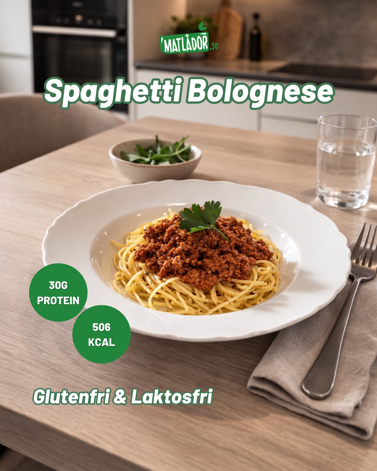 Vem sa att matlådor inte kan va lyx? 😏 Vår mustiga spaghetti bolognese är precis det – riktigt god och gjord med bra råvaror.
Glutenfri pasta, långkokt nötfärssås och toppad med färsk persilja. Som hemlagat men du slipper ALLT jobb! 🍝
✅ 506 kcal och 30g protein – så du får både smak och näring.
Beställ senast idag och få den och dina andra favoriter levererade - nu på måndag efter påsk 🙏🏼
-
#spaghetti #pasta #matlåda