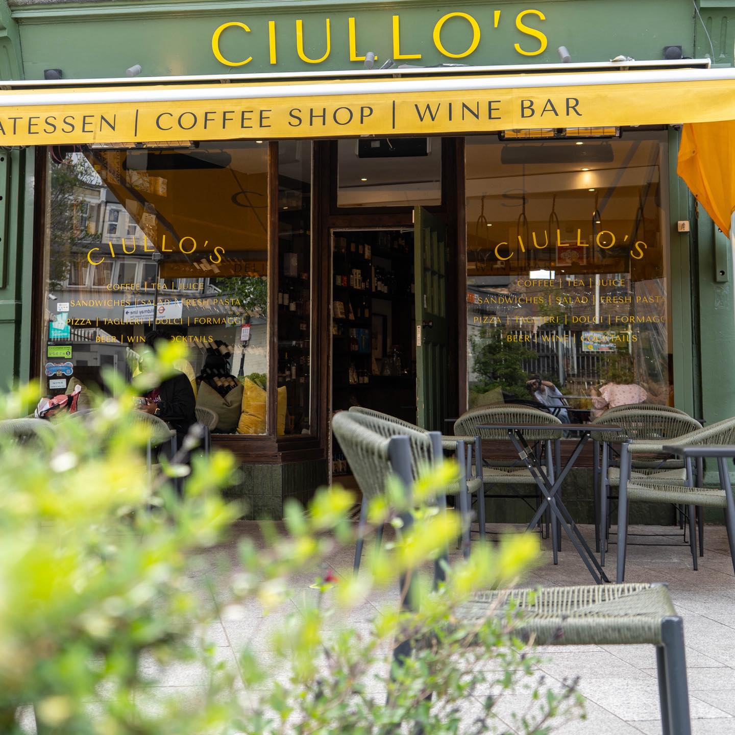 Hope you all had a lovely bank holiday weekend 🇮🇹
If you’re craving a little Italian pick-me-up or planning a relaxed family outing with the little ones, come on by.
Good food, easy moments, and something for everyone at the table ✨
#ItalianDeli #FamilyTime #FoodieUK #CoffeeAndBites #localspot