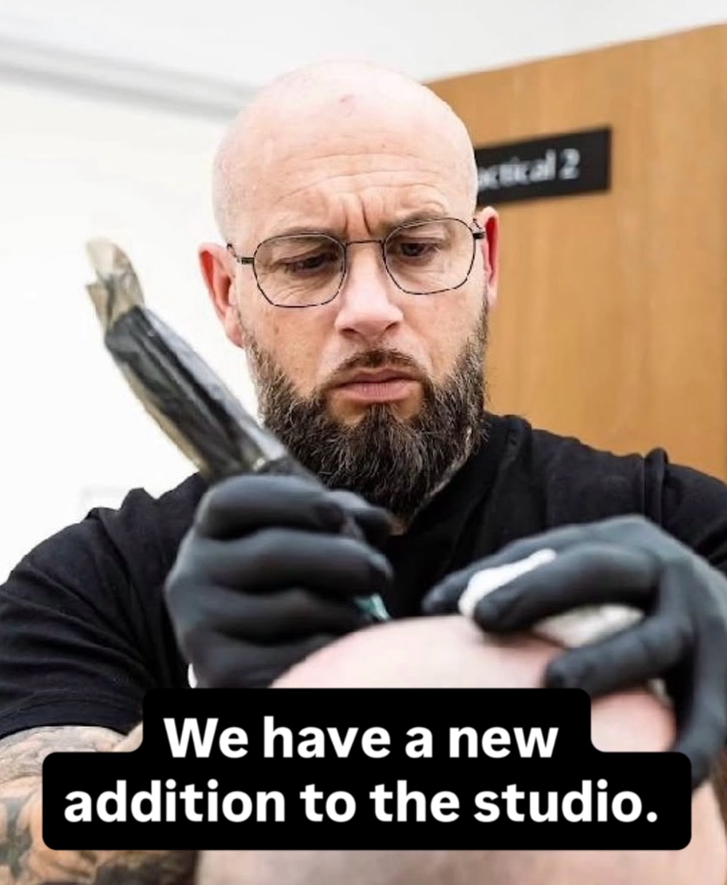 We’re excited to welcome Martin, our new SMP artist from @wiltshirehairlinestudio , now working at Distinkt Tattoos.
Martin specializes in Scalp Micropigmentation (SMP), offering expert treatments to restore confidence and create natural-looking results.
Consultations are now available — get in touch to book yours.