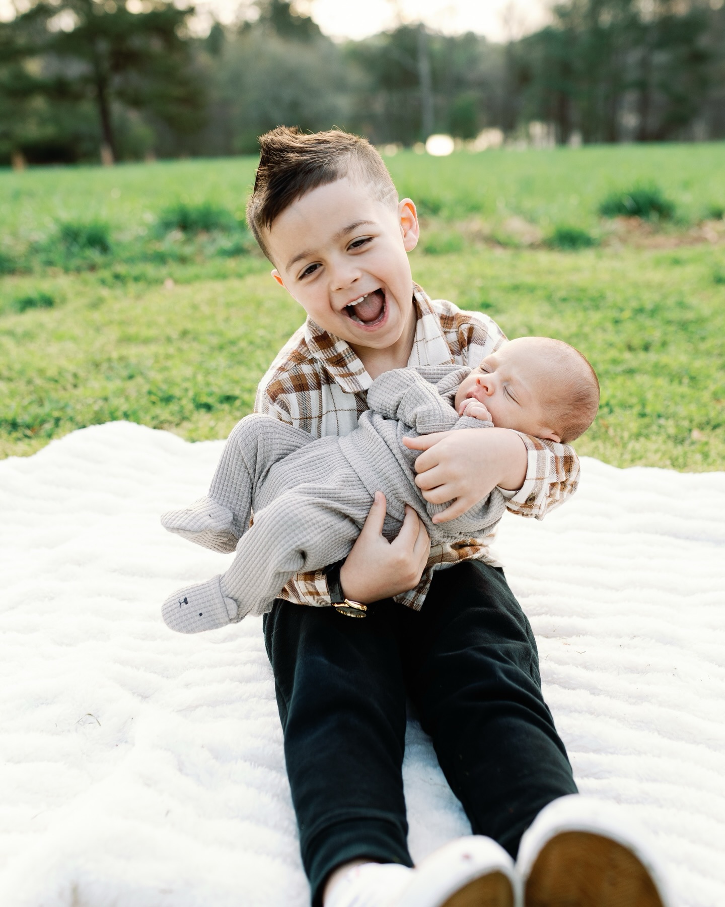 The Gold family 🕊️✨🤍
•
•
•
Atlanta documentary photographer • georgia documentary photographer • documentary family session • atlanta newborn photographer • georgia newborn photographer • newborn session • documentary newborn photography • at home newborn session • roswell newborn photographer