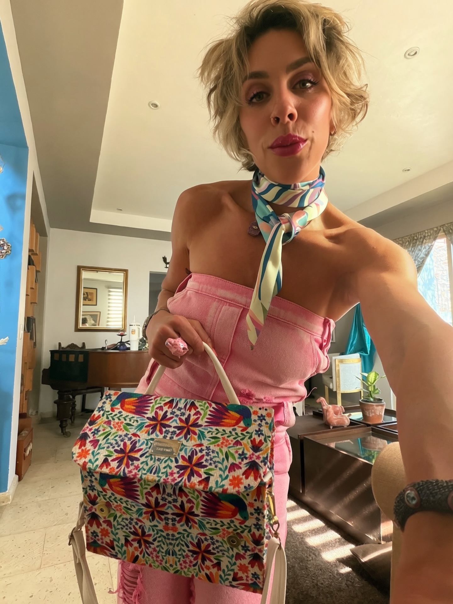 Happy whatever you wish to celebrate weekend 💕 Growing up Jewish and surrounded by the catholic traditions of my mixed religion family in Mexico, I got to experience and appreciate the rituals and sacredness of - variety of holidays. My grandparents taught me to celebrate each day and be grateful for everything to seek knowledge. My seeking has brought me to the awareness that all is one. That there are many ways to connect to this oneness and names for it but ultimately we exist together as one beyond form or words. #passover #easter #spring #love #singersongwriter