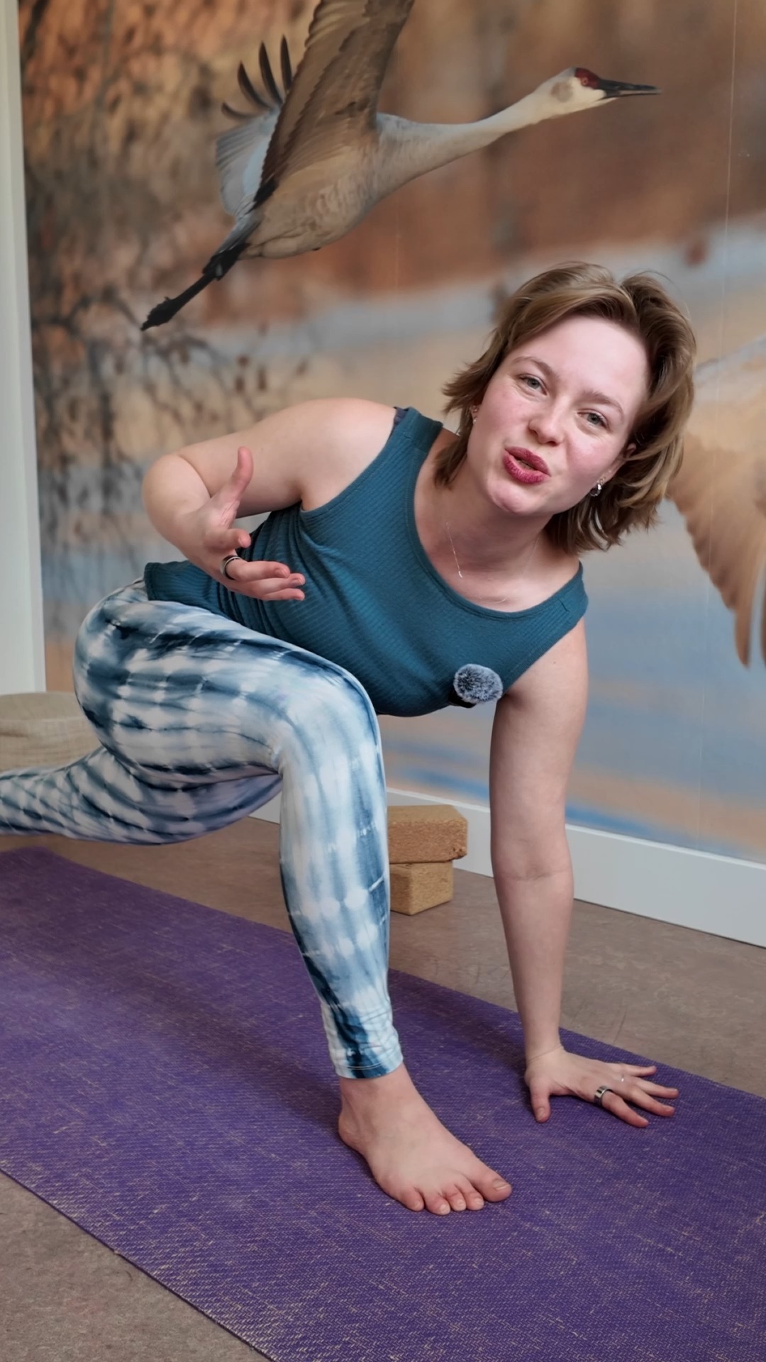 Struggle to step through from a downward dog? The reason might not be what you thought...
#bridgeoflifestudio #bridgeoflife #bridgeofyogastudio #steppingthrough #quickyogatip #yogatip #proportionsinyoga