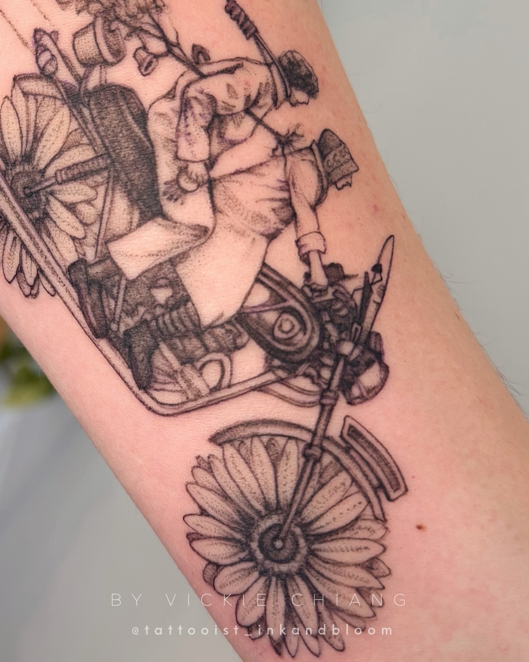 Turning this Harold & Maude image into a tattoo for Carol was such an awesome project to work on♡
#haroldandmaude #blackworktattoos #finelinetattooartist #illustrativetattoos #movietattoo