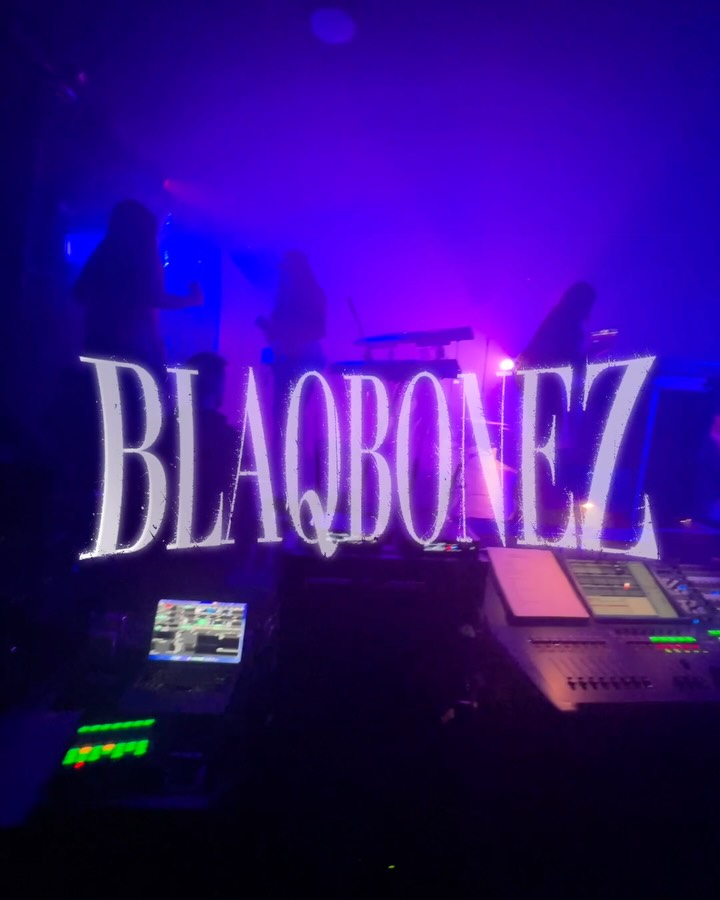 Stage visuals for @blaqbonez 🔥 ||
-
@ EartH || CD. @dd.vaughan
-