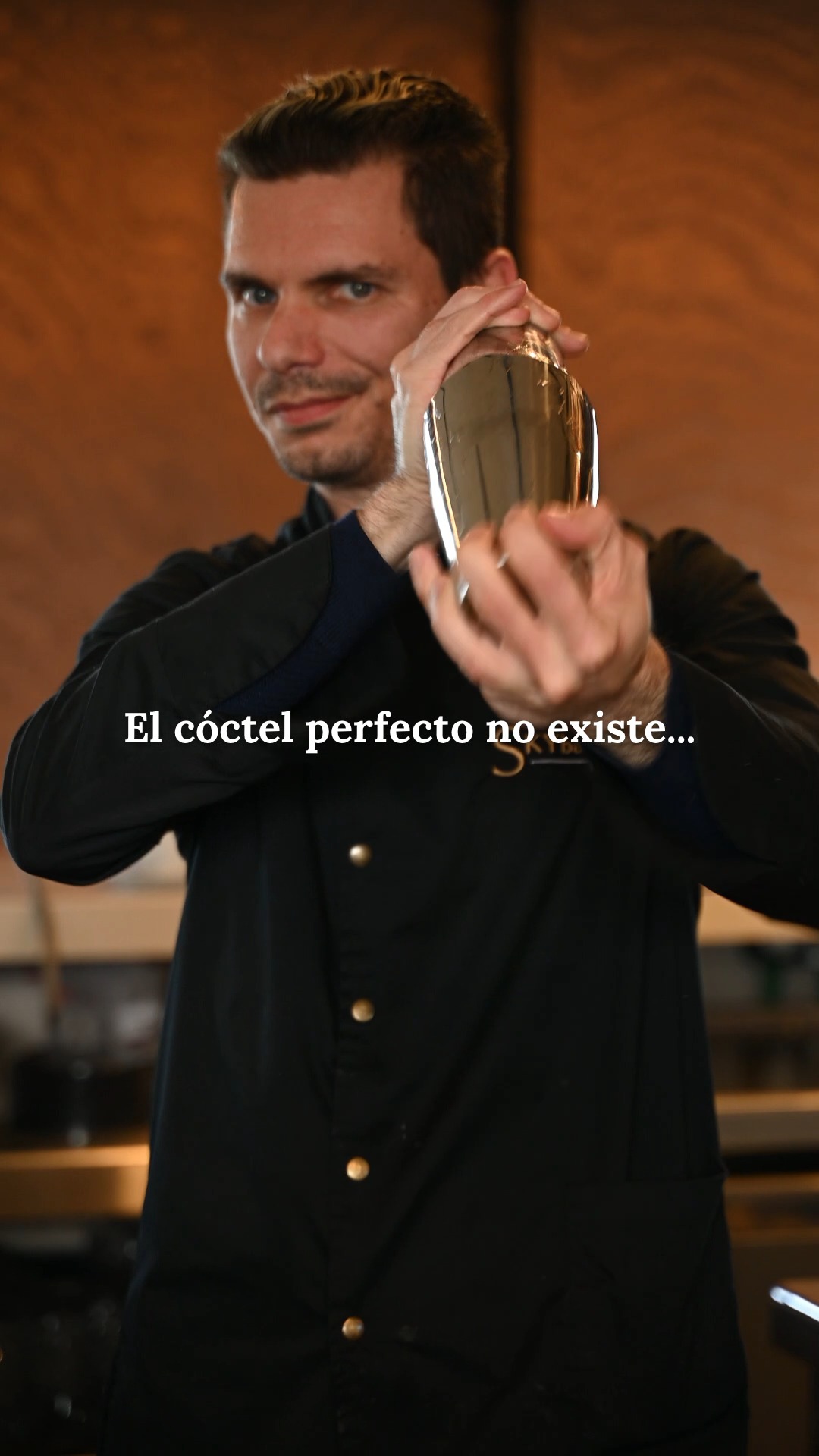 Mezclado, no agitado. 🍸
Desde un cremoso Espresso Martini a la frescura del Pisco Sour o la intensidad y carácter del Negroni.
Acércate a SkyBar, relájate y vive la experiencia.
#skybarvalencia #novotelvalencia #rooftopvalencia #cocktailsvalencia