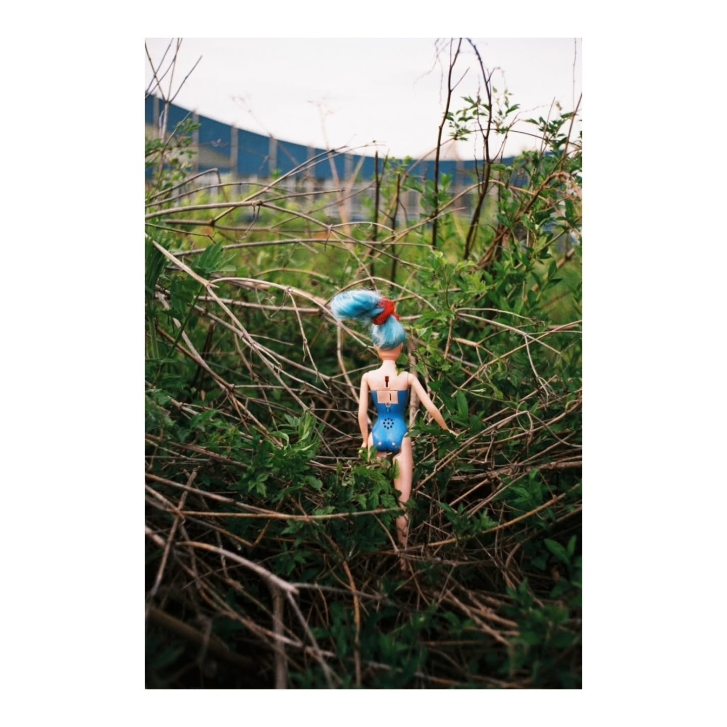 Kad krenem na bazen, 2018. Lokacija: iza Hale sportova #analogphotography #leskovac #locationscouting #barbiedoll #toyphotography