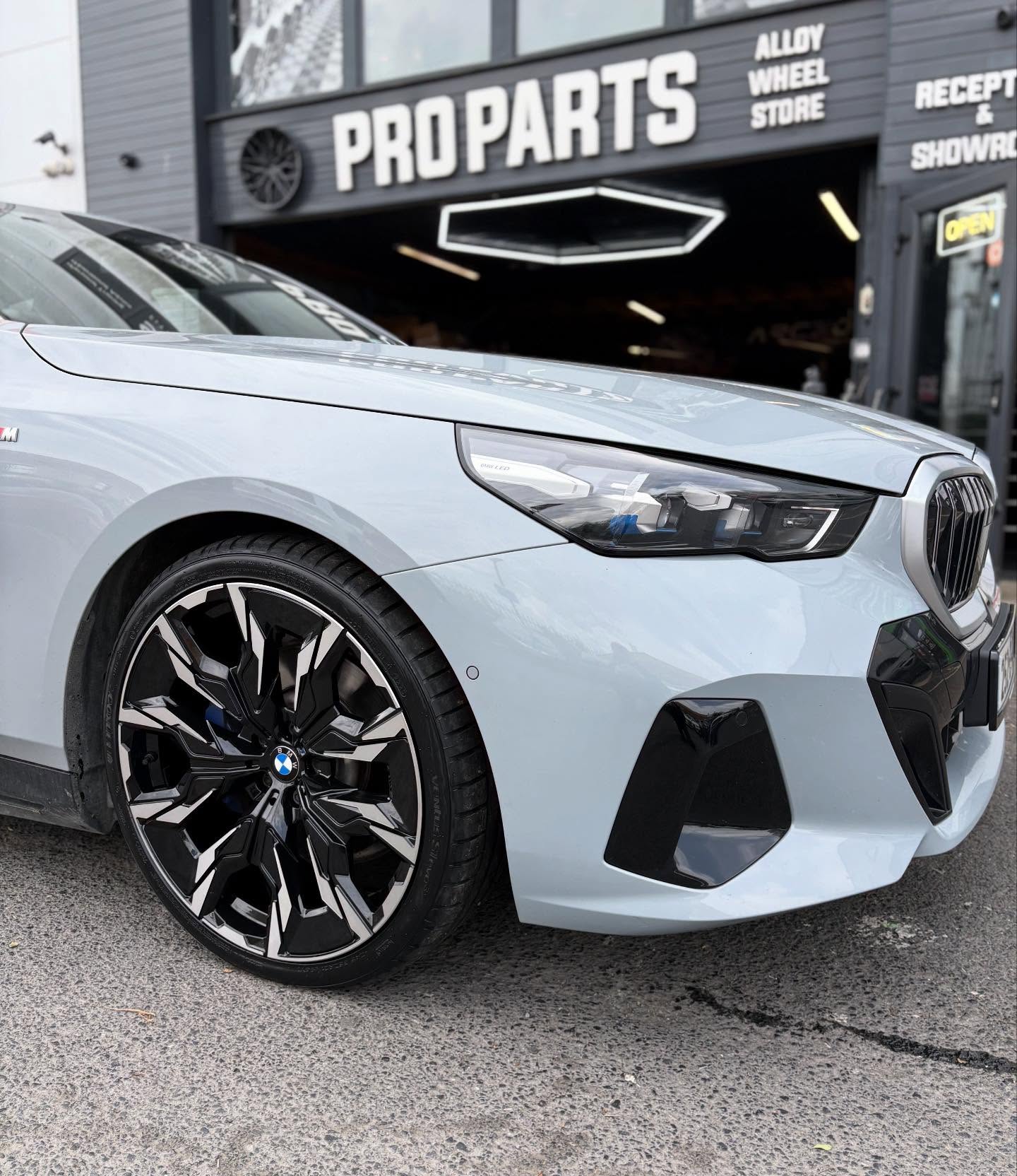 BMW 5 series in for our all new 21” G60 M-Sport style alloys wrapped in Hankook tyres 🔥