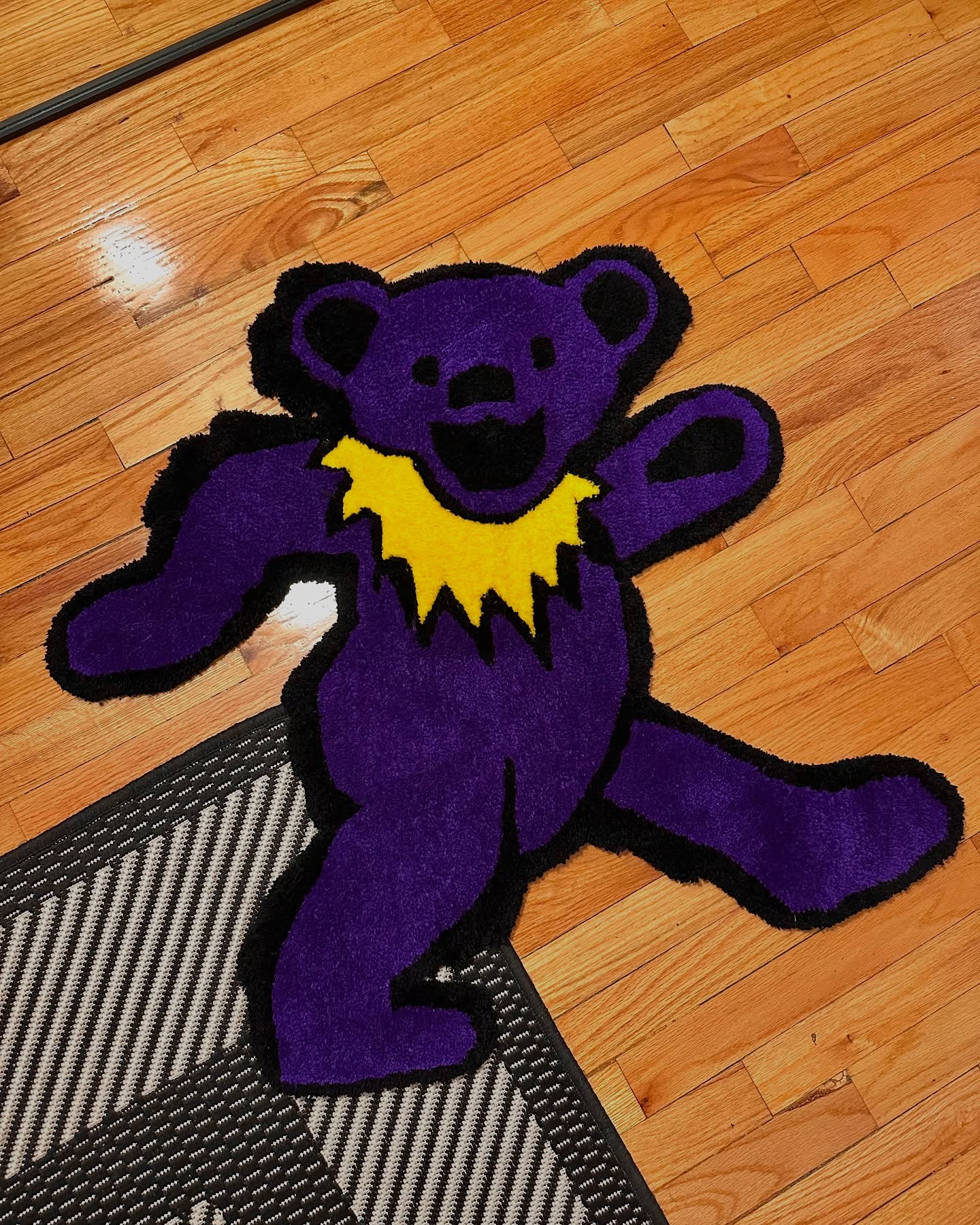 Grateful Dead Purple Dancing Bear (2ft x 3ft)
Commissioned Piece
DM to request a quote for your own Custom Rug!
•
•
Rug No. 16
•
#rugs #handmade #floor #tuftingart #rugart #rugdesign #rugmaking #artistsoninstagram #art #fypage #fyp #fypシ #foryoupage #rugsofinstagram #customart #customrugs #commission #commissionart #artistofinstagram #artist #foryou #tuftingrug #tufting #gratefuldead #dancingbears #rocknroll #blues
