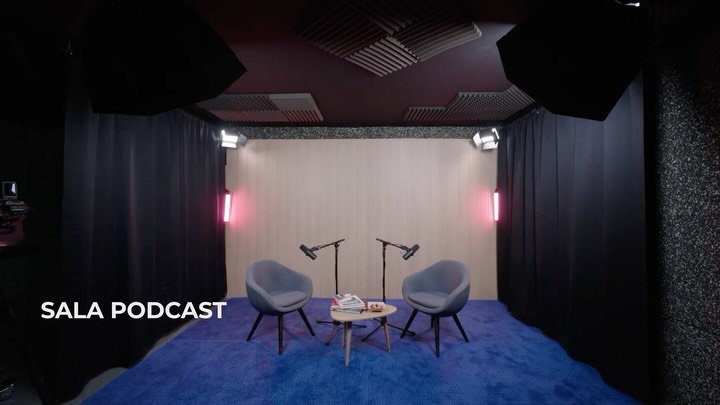 Infova Visual Works presenta una de las infraestructuras de producción audiovisual más completas del sector. Nuestras instalaciones cuentan con más de 600 metros cuadrados distribuidos en tres platós principales, incluyendo superficies con ciclorama en infinito y tecnología LED.
Además de los espacios de rodaje, el centro dispone de tres sets de Chroma Key, salas de realización y edición equipadas con tecnología de última generación, y áreas auxiliares como camerinos, salas VIP y de reuniones. Este ecosistema profesional está diseñado para cubrir de manera eficiente todas las fases de un proyecto, desde la preproducción hasta la entrega final del contenido.
#InfovaVisualWorks
#EstudiosDeGrabacion
#CentroDeProduccion