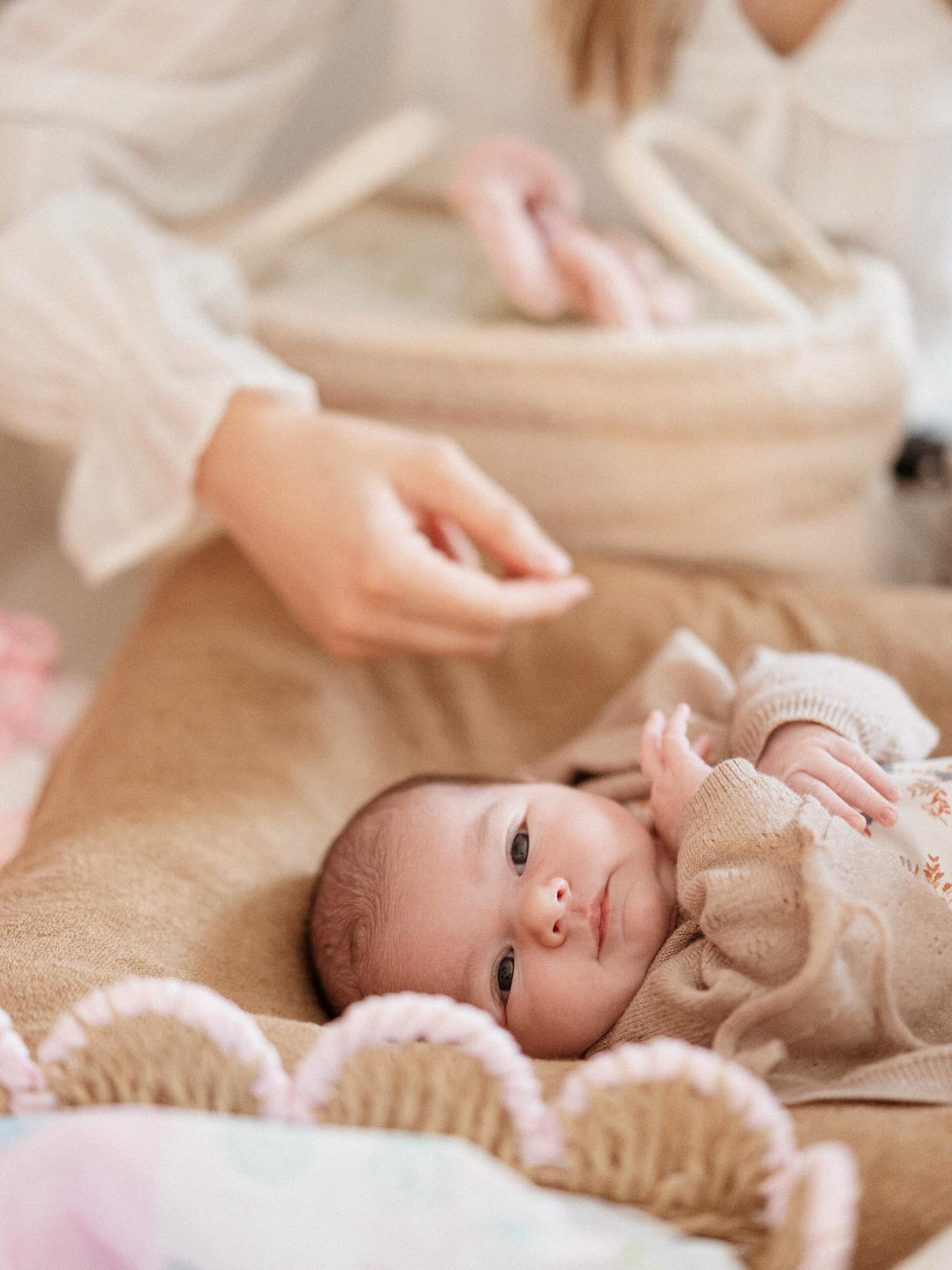 Paloma 🌞
Une jolie séance photo naissance à la maison.
#seancephotonaissance #photographenaissance #photographebebe #photographematernite #phographefamille #photographenimes #photographemontpellier #photographer
