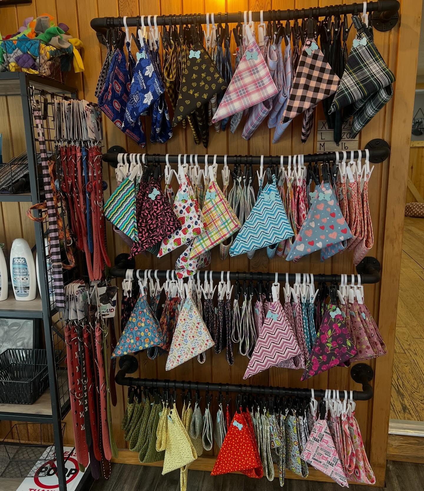 Browse our selection of spring bandanas! 🌸 With dozens of of patterns to choose from, these snap-on bandanas are a great way to give your adorable dog that extra flair they deserve ✨
Text us at (519) 241-1552 to set aside your pick for purchase.
#dogbandanas #dogsofinstagram #doggroomer #dogfashion #cambridgeontario