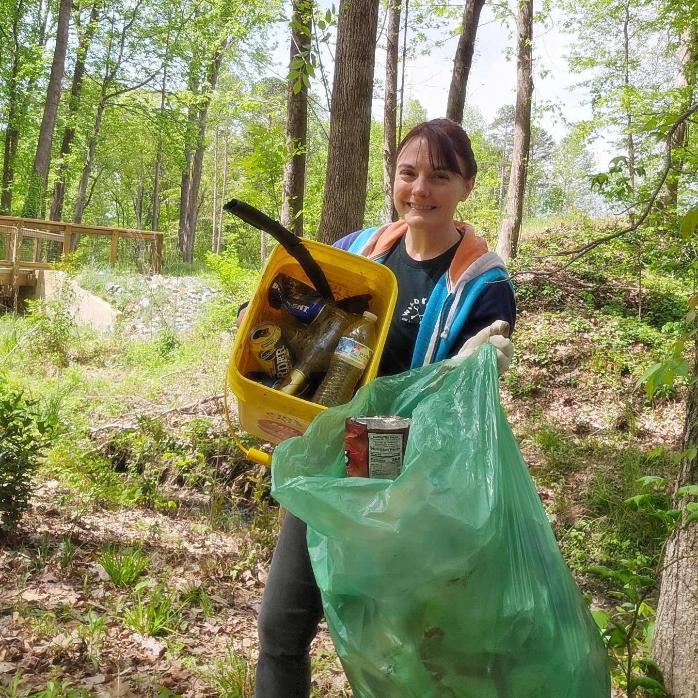 7 pounds of trash and recyclables picked up from Albemarle Road Park on my lunch break!
#TrashCleanup #MecklenburgParkAndRec #KeepCharlotteBeautifulCLT #ProtectWaterways #ProtectNature