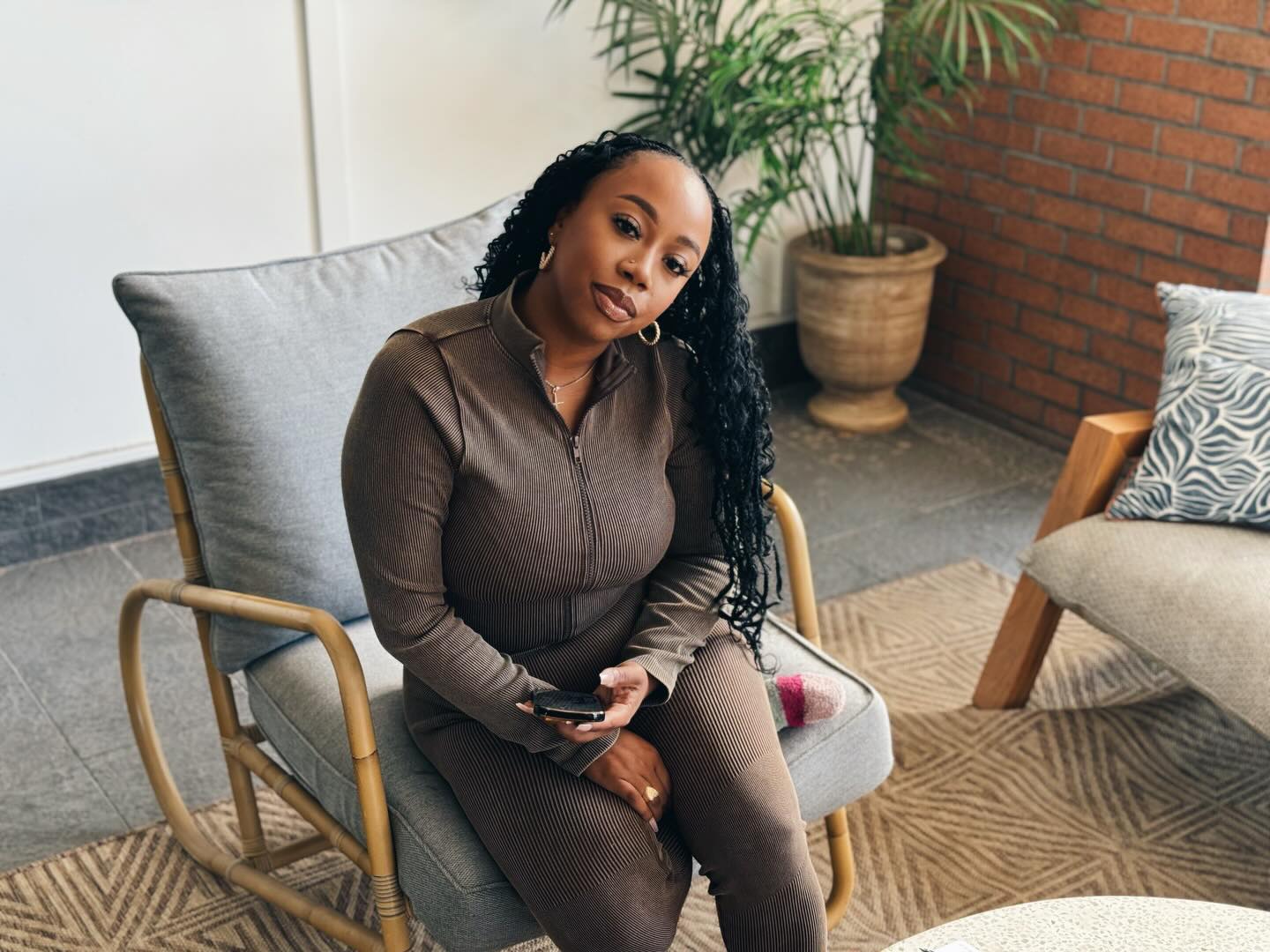 I took a one-way train to New York chasing a dream. Left everything. Bet on myself. And then realized I was chasing the wrong thing.
NatashaWeston.com
#BetOnYourself #ChasingTheDream #NewYorkDreams #SurrenderJourney #BlackWomenWhoCreate