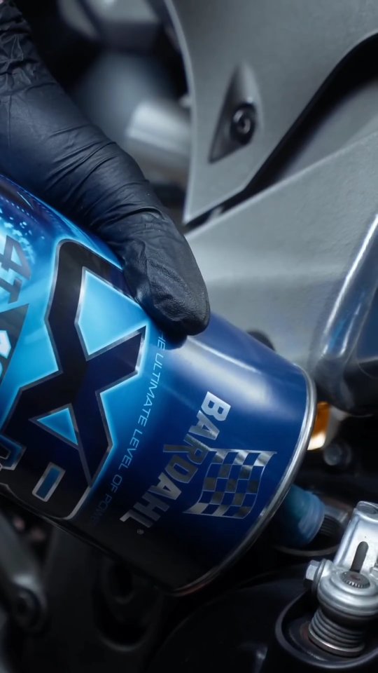 Cada troca de óleo, o seu motor ganha uma nova vida. Não é apenas manutenção, é um pacto de performance entre o piloto e a máquina.
Enquanto outros apenas lubrificam, a Bardahl reduz o atrito, domina o calor e liberta a verdadeira potência que estava esquecida dentro do motor Onde a estrada exige o máximo, a nossa tecnologia entrega o impossível.
#Bardahl #plasma #lubrificantes
#bardahlportugal #innolub