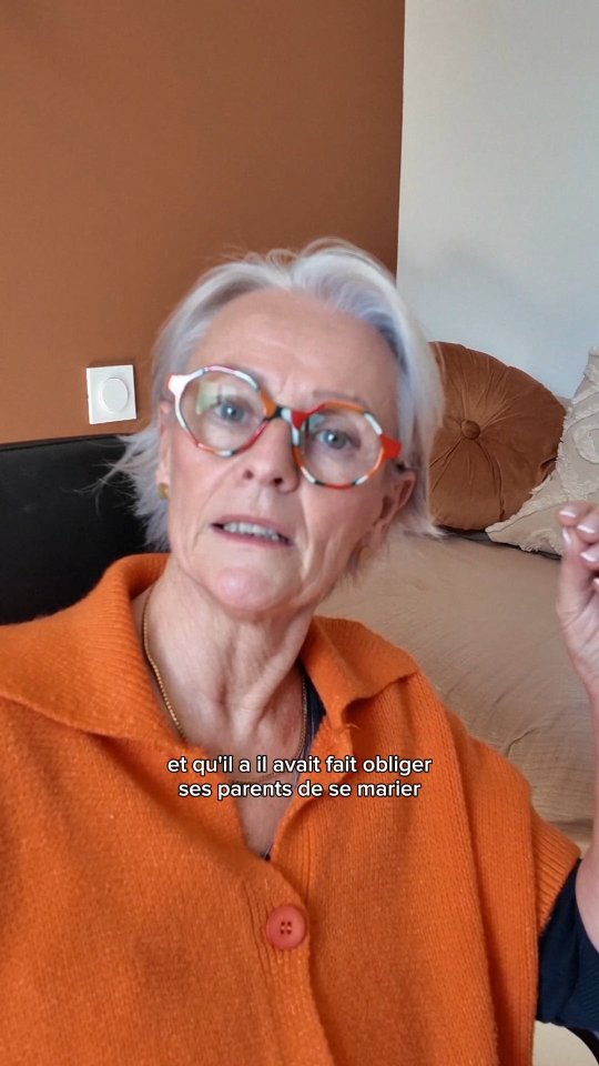 Dans les générations précédentes, les normes sociales encadraient fortement les naissances : un enfant conçu hors mariage entraînait souvent une union précipitée, davantage dictée par l’obligation que par le choix.
Ces mariages "réparateurs" pouvaient porter en eux des tensions, des renoncements ou des frustrations, parfois inconsciemment associés à l’enfant lui-même. Il arrive alors que celui-ci devienne, malgré lui, le point de fixation d’un récit familial chargé, voire d’un échec.
C’est pour cela que, en psychogénéalogie, la date de conception est une clé de lecture essentielle : elle permet de remettre du contexte, de comprendre les dynamiques invisibles et de redonner à chacun sa juste place dans l’histoire.
C’est précisément ce travail d’exploration que nous transmettons en formation : rendez vous chez Génomm 🔗