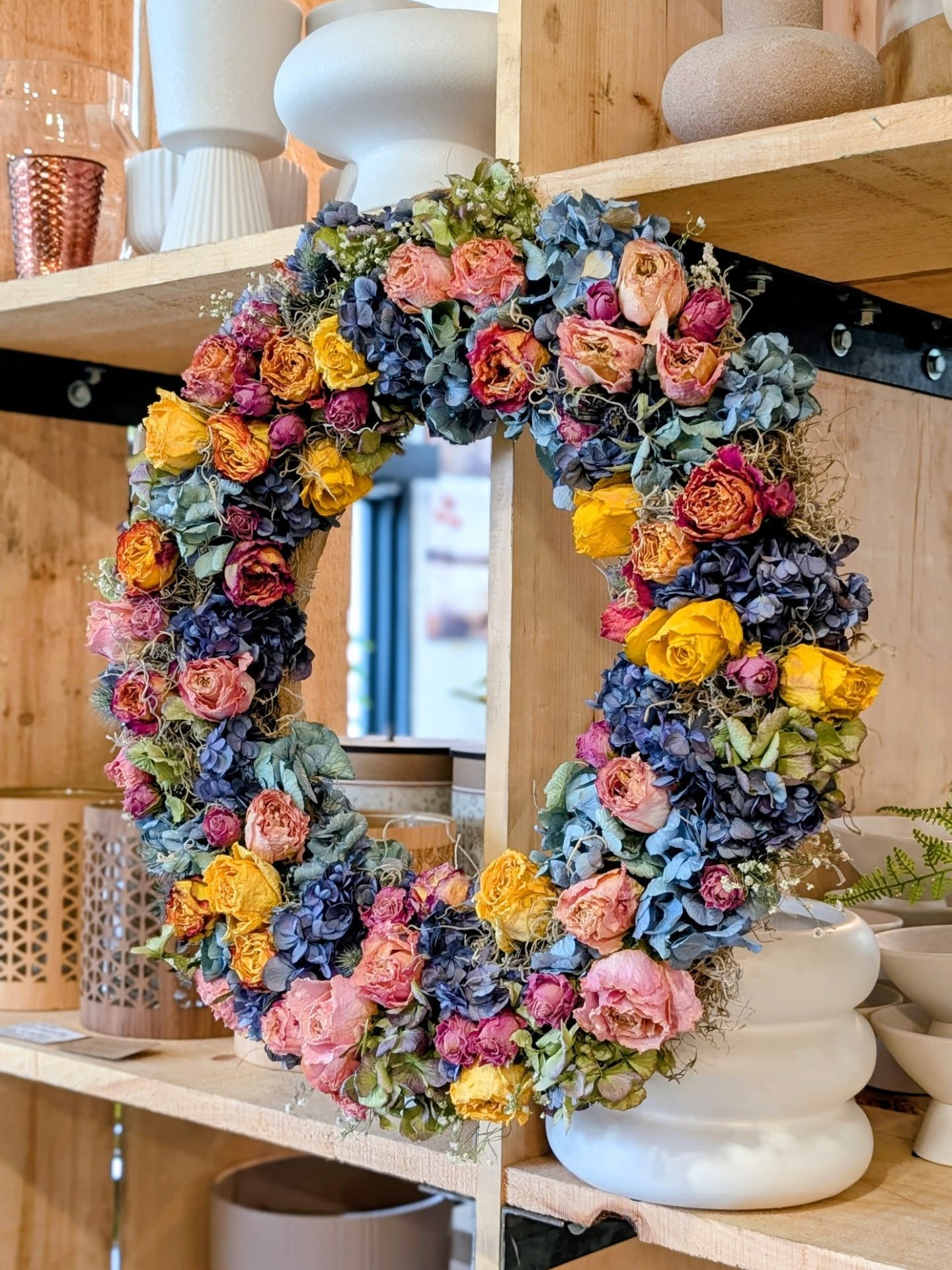 Good morning 🌞 We’re open today, Saturday, April 4th, from 10:00–4:00! Stop by to browse our cooler full of beautiful arrangements, along with a lovely selection of spring home décor. 🌿