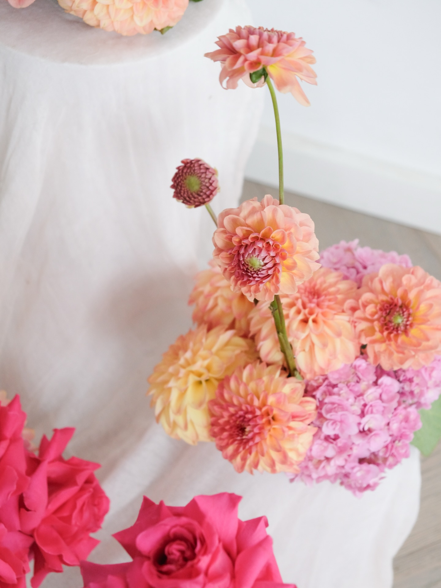 : 🍑🐦🔥🌸🦩🌺 a fun and vibrant tone for Gartner dinner event