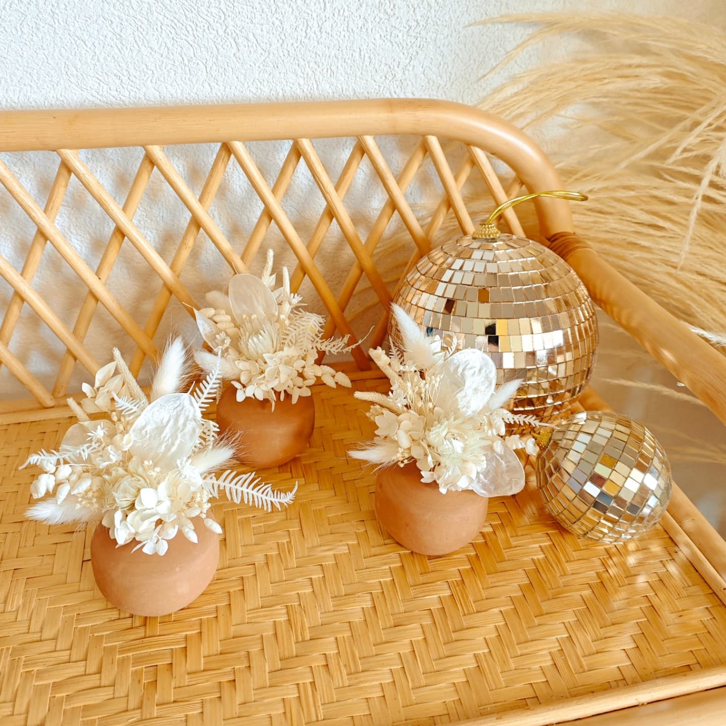 Les petites touches de 💐 qui réchauffent les 💛 et nos intérieurs 🏡💐💛
#mercipourvoscommandes#fleurssechees#fleurs#potsfleuris#terrecuite#fleursstabilisées#driedflowers#creatricesuisse#fleuristesuisse#floristswitzerland#vaud#fribourg#neuchatel#geneve#zurich#tessin#berne#valais#fleurs#