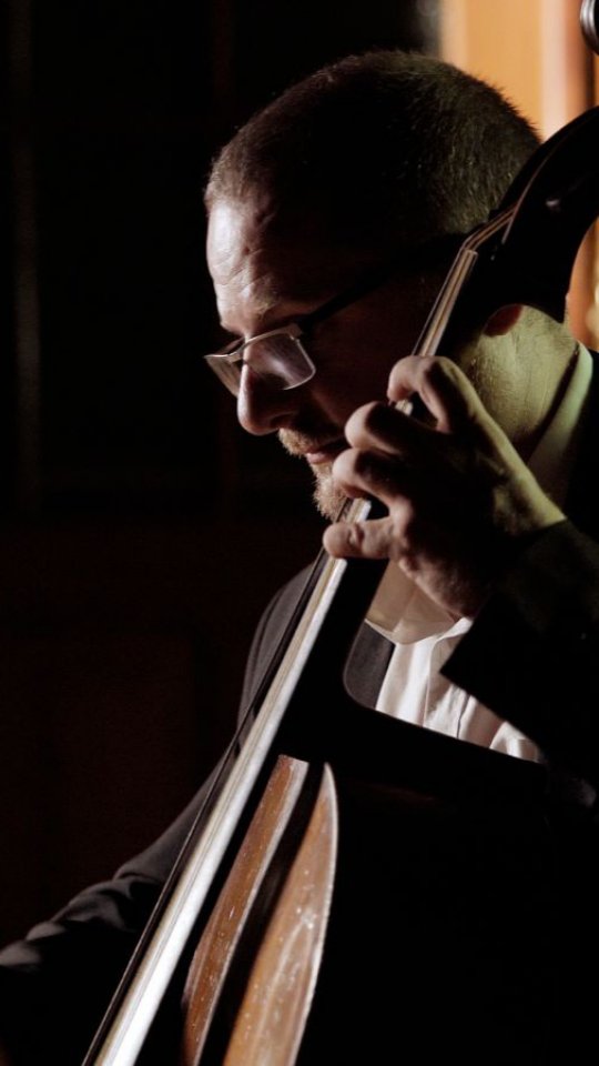 #TBT "Courante" da Suíte para Violoncelo No. 1 em Sol Maior (BWV 1007), apresentada por Diego S. Biasibetti @schuckmusik em nosso concerto online "Suíte & Partita Solo".
#bach #bachbrasil #jsbach #baroquemusic