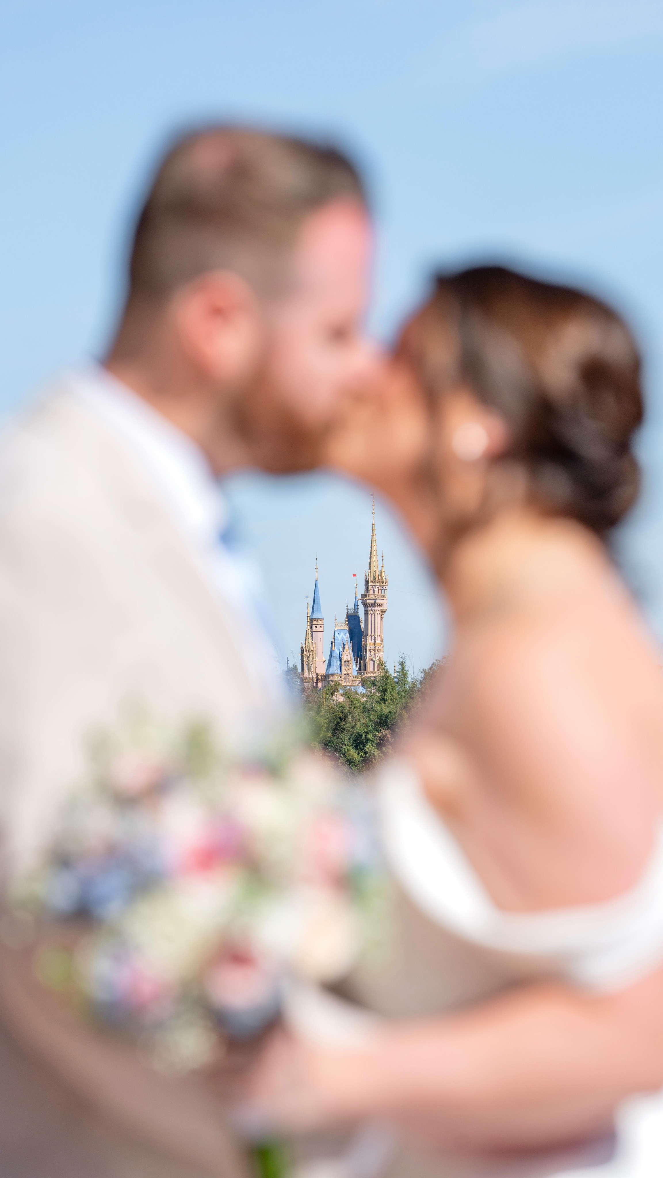 Where my mind goes when I think of a springtime fairytale wedding. 🌸🌿✨
Still dreaming of this floral and gorgeous day!
#disneyweddingphotographer #disneyweddings #disneyweddingvideographer #orlandoweddingvideographer #orlandoweddingphotographer