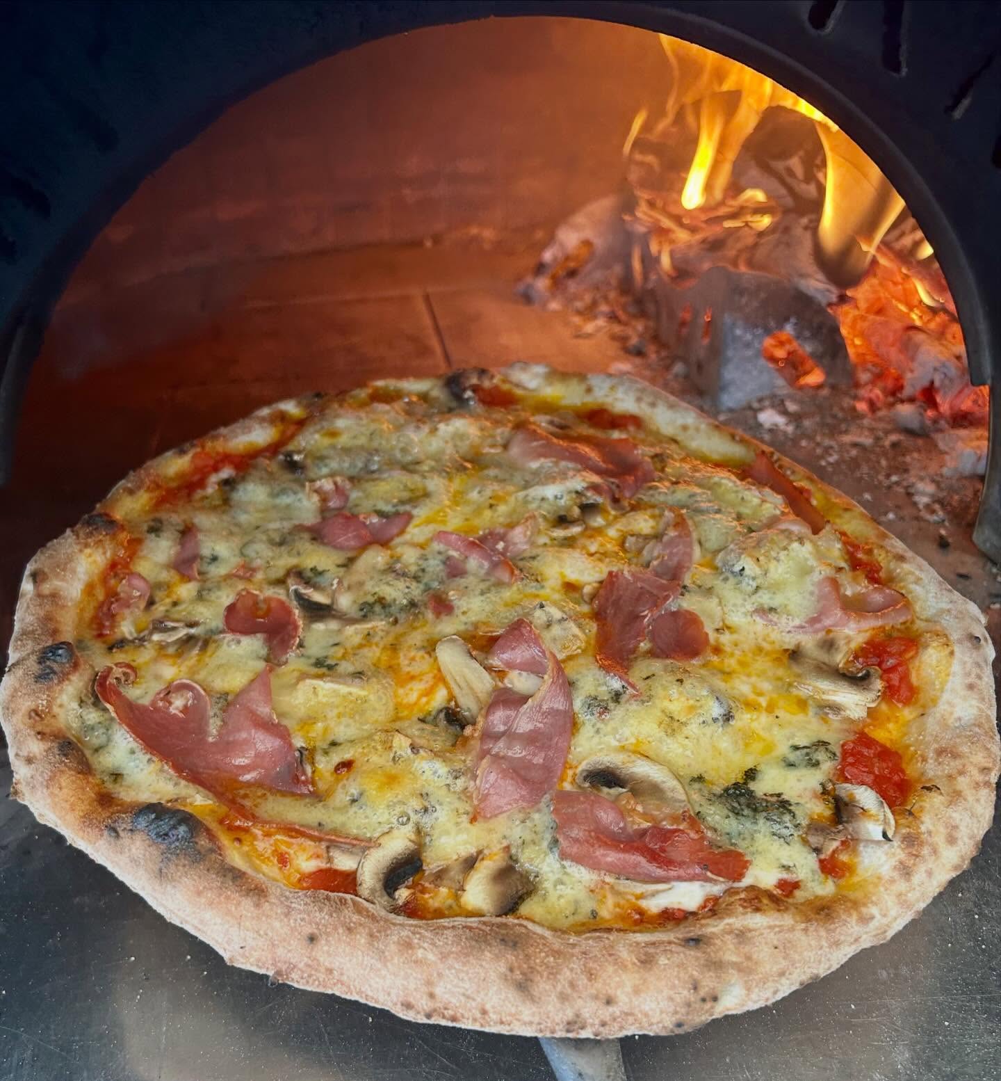 This Months Special- Blue Stilton, Prosciutto Crudo, Fresh Mushroom £16 #pizza #bluecheese #proscuitto #surrey