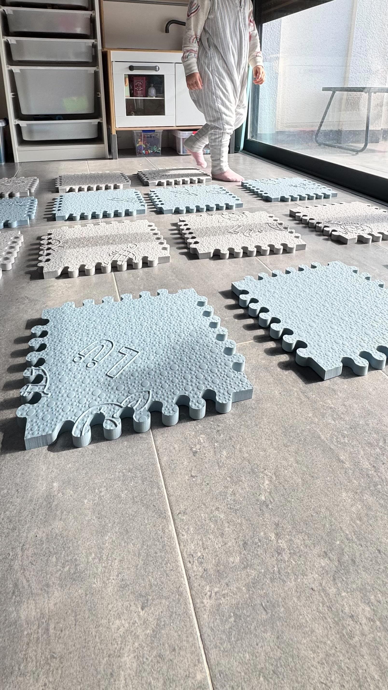 Un reto sobre la alfombra… ¿quién se atreve? 😏🧩
Paso a paso, pieza a pieza… sin repetir el camino. Parece fácil, pero… ¿Podrán resolver este laberinto? 🚶♂️✨
#JuegoCreativo #PequeñosExploradores #AprenderJugando #lubabymats #DiversiónSinPantallas